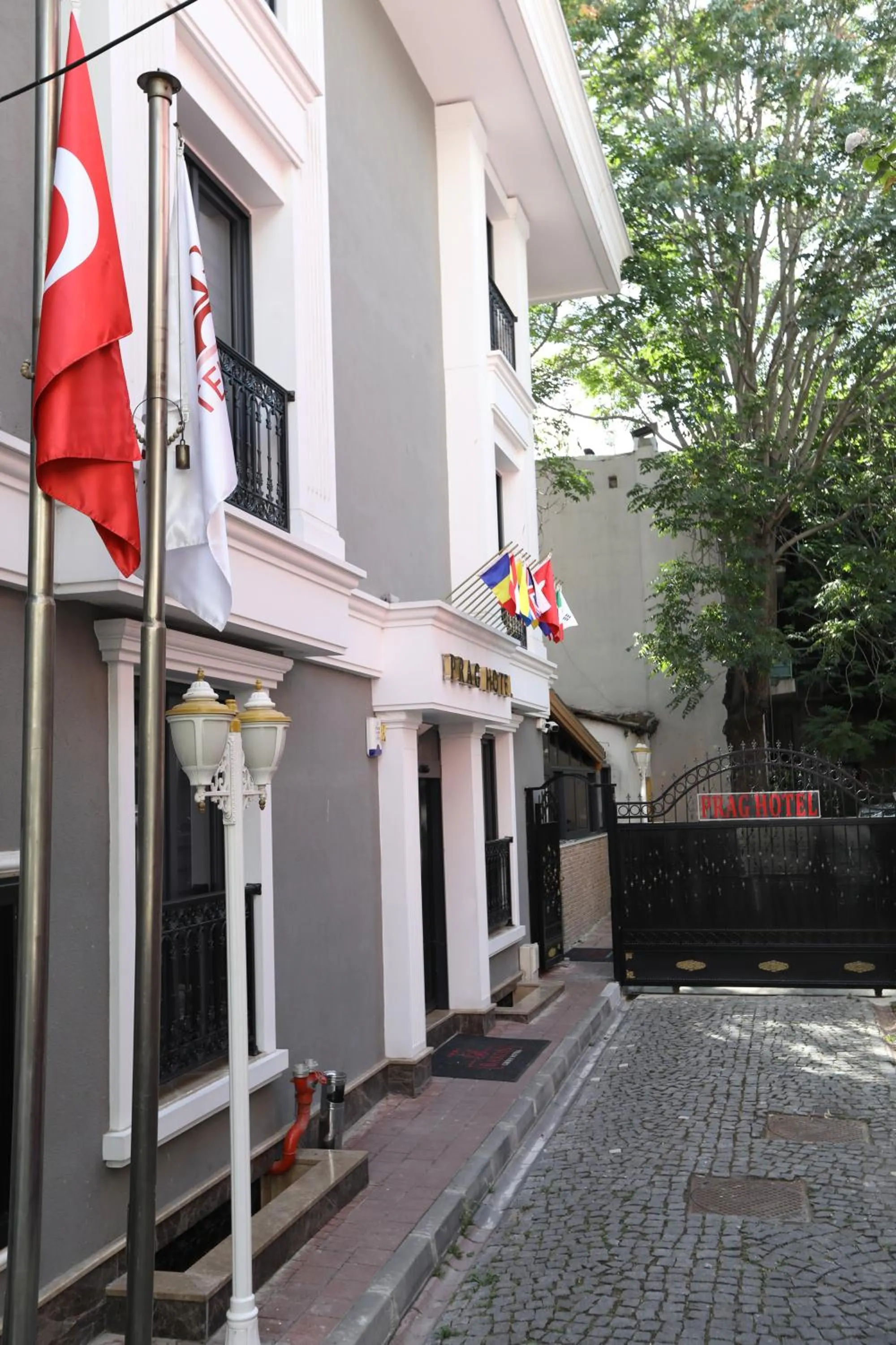 Property building in PRAG HOTEL