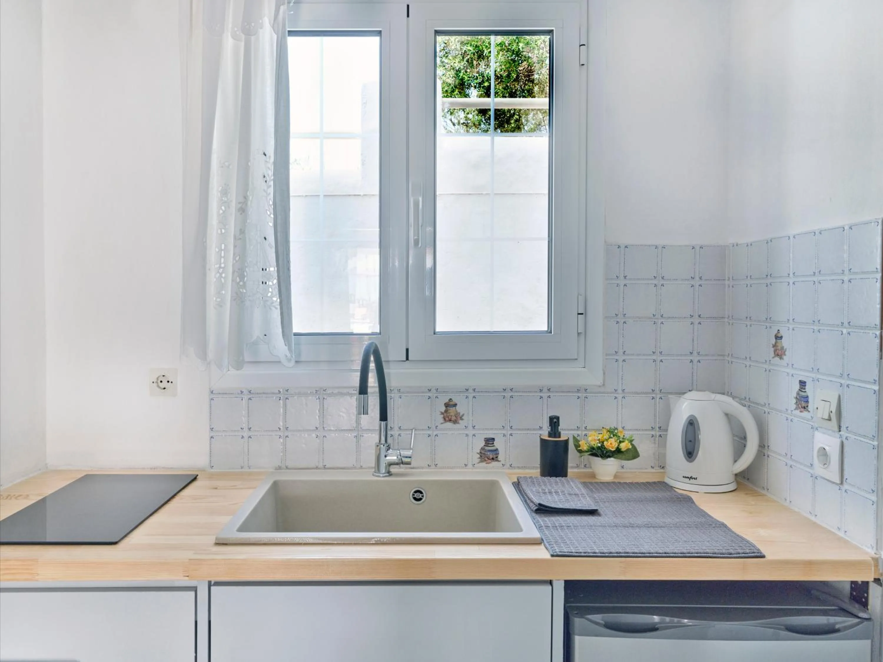 Kitchen or kitchenette in Fyrogenis palace