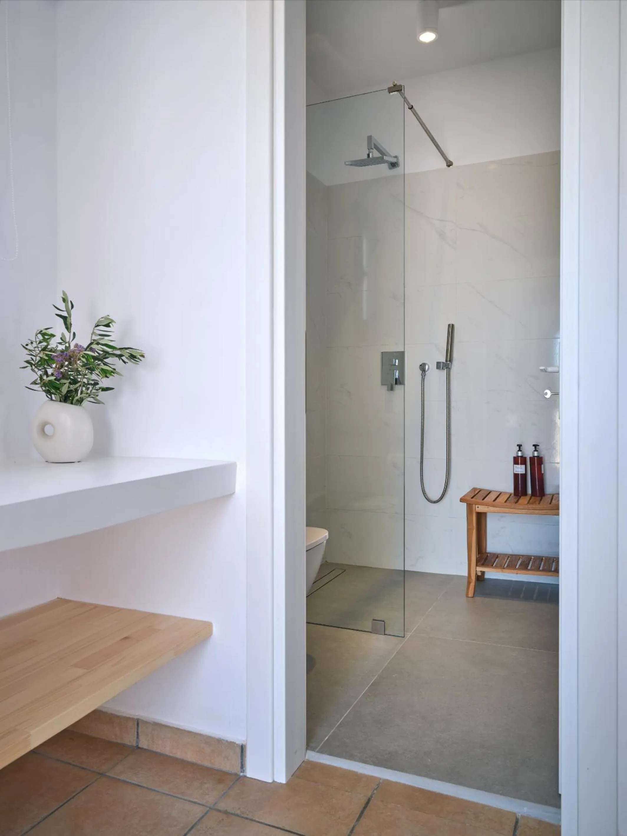 Shower in Fyrogenis palace