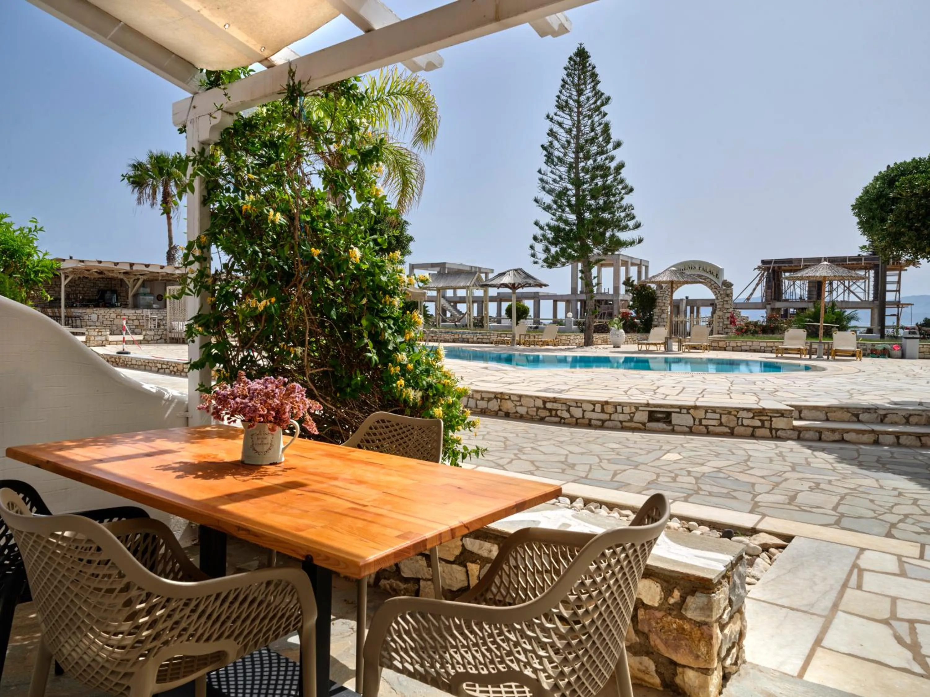 Patio in Fyrogenis palace