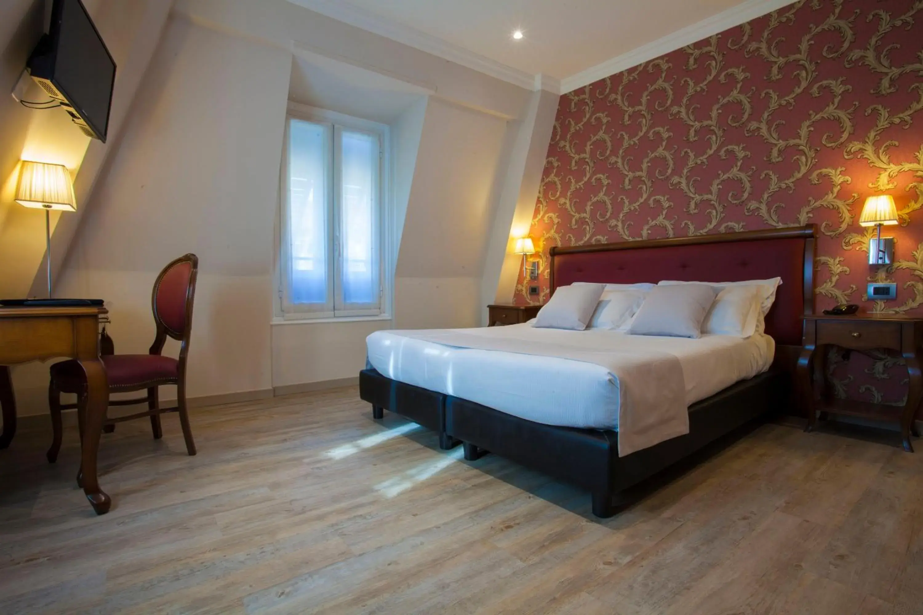 Photo of the whole room, Bed in Hotel Astoria Photo of the whole room, Bed in Hotel Astoria