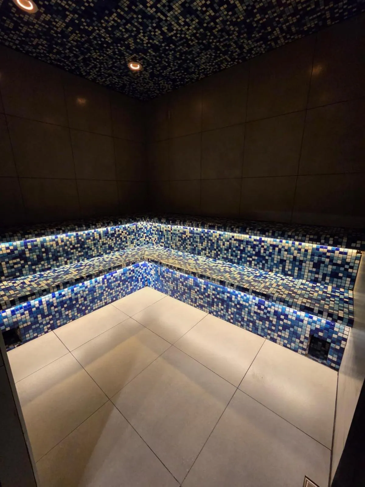 Steam room in Solaris Glamping Exclusive