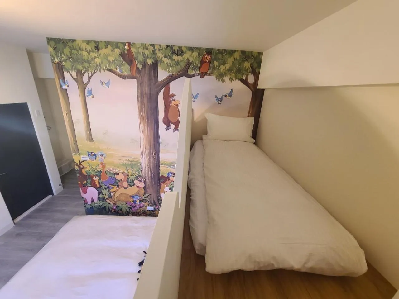 Photo of the whole room, Bed in Sunlight Forest Homestay