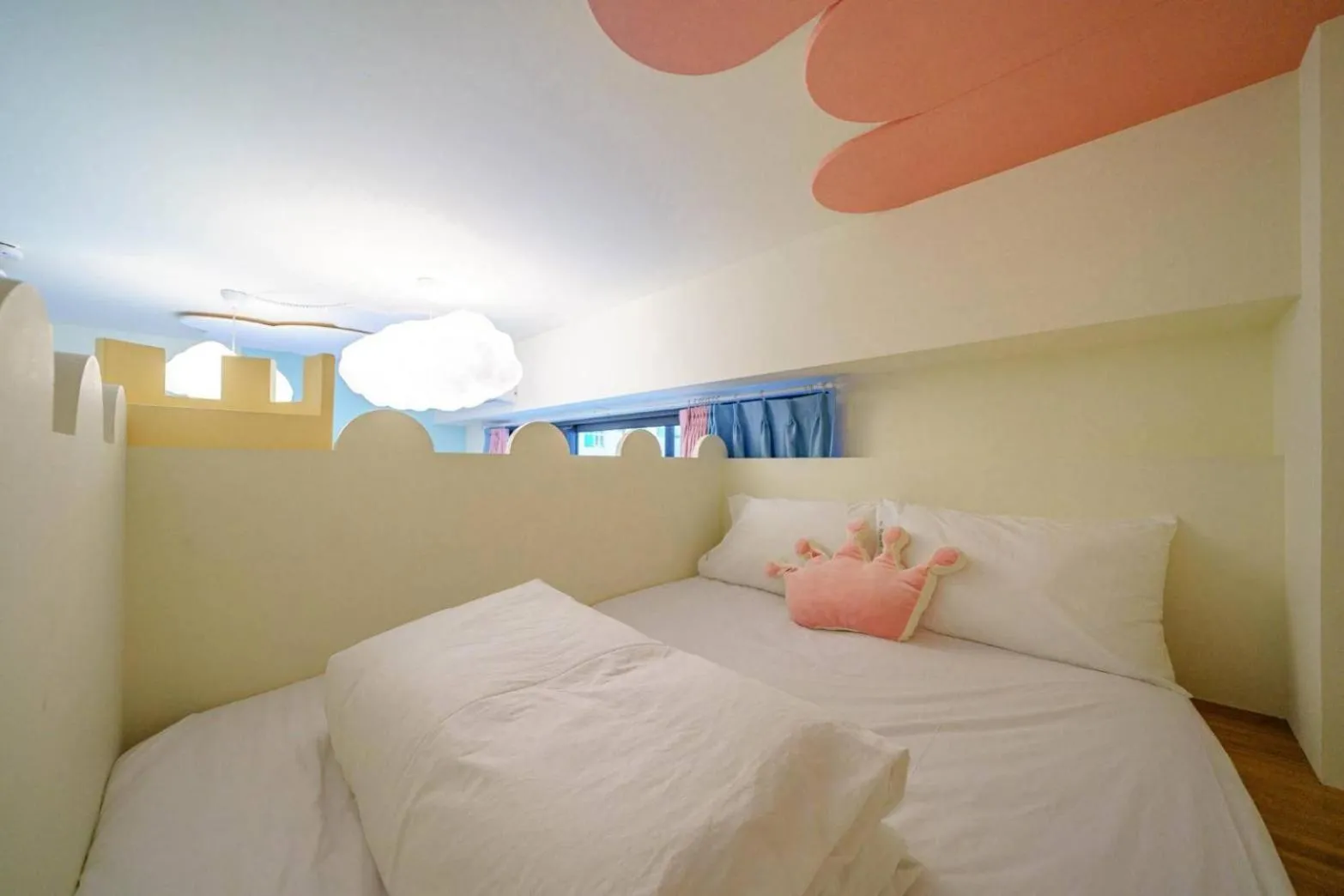 Bed in Sunlight Forest Homestay