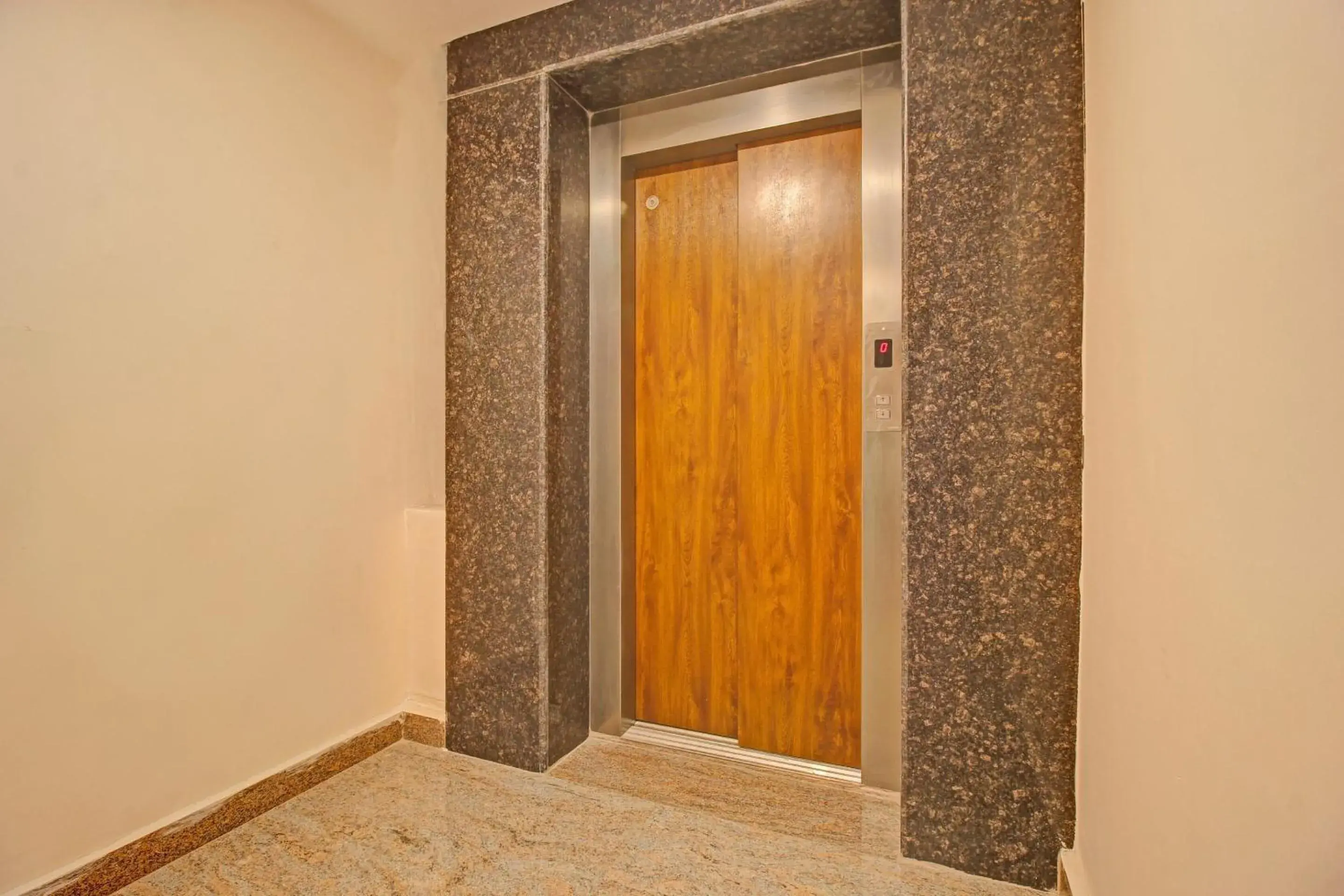 Lobby or reception in Super Townhouse Whiteridge Gachibowli Near AIG Hospital Lobby or reception in Super Townhouse Whiteridge Gachibowli Near AIG Hospital