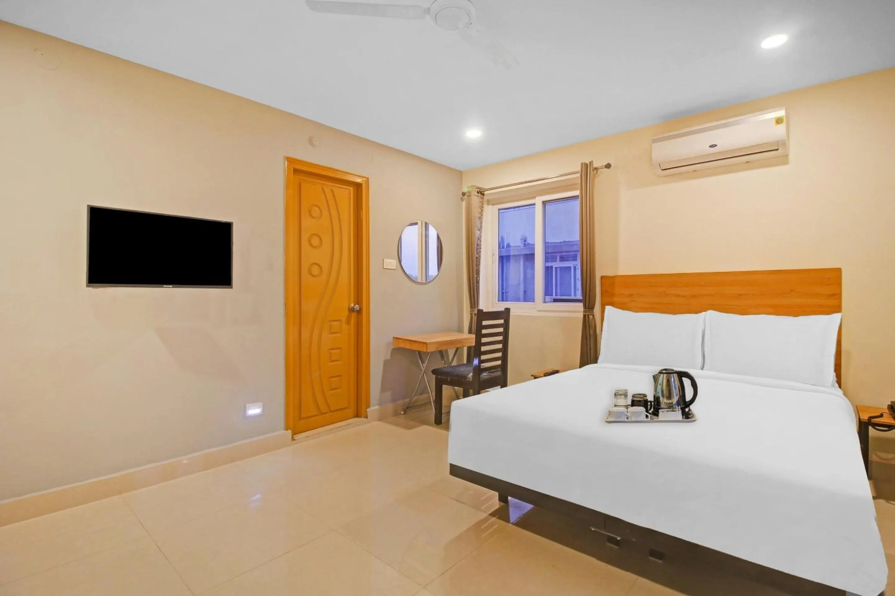Bedroom, Bed in Super Townhouse Whiteridge Gachibowli Near AIG Hospital