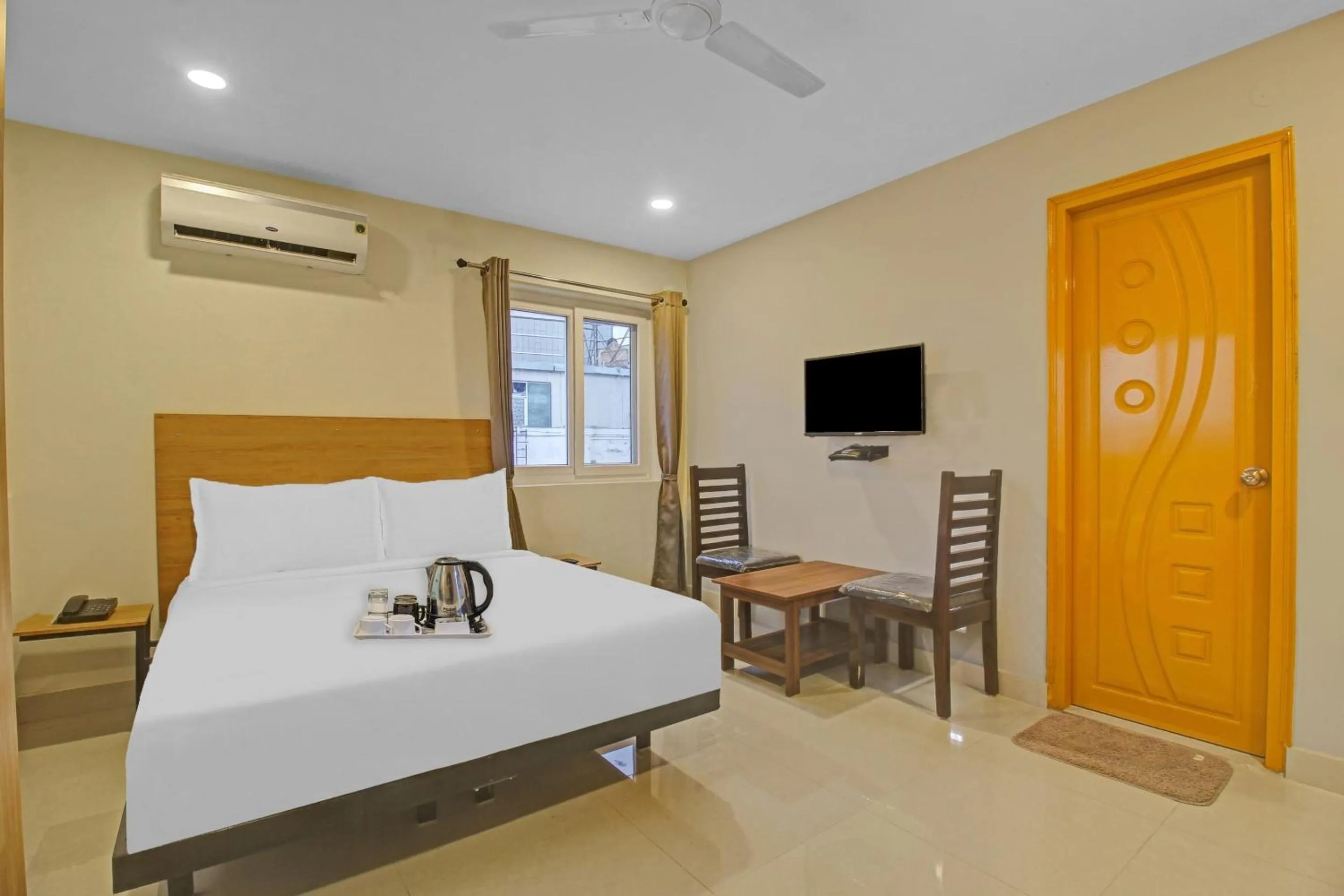 Bedroom, Bed in Super Townhouse Whiteridge Gachibowli Near AIG Hospital