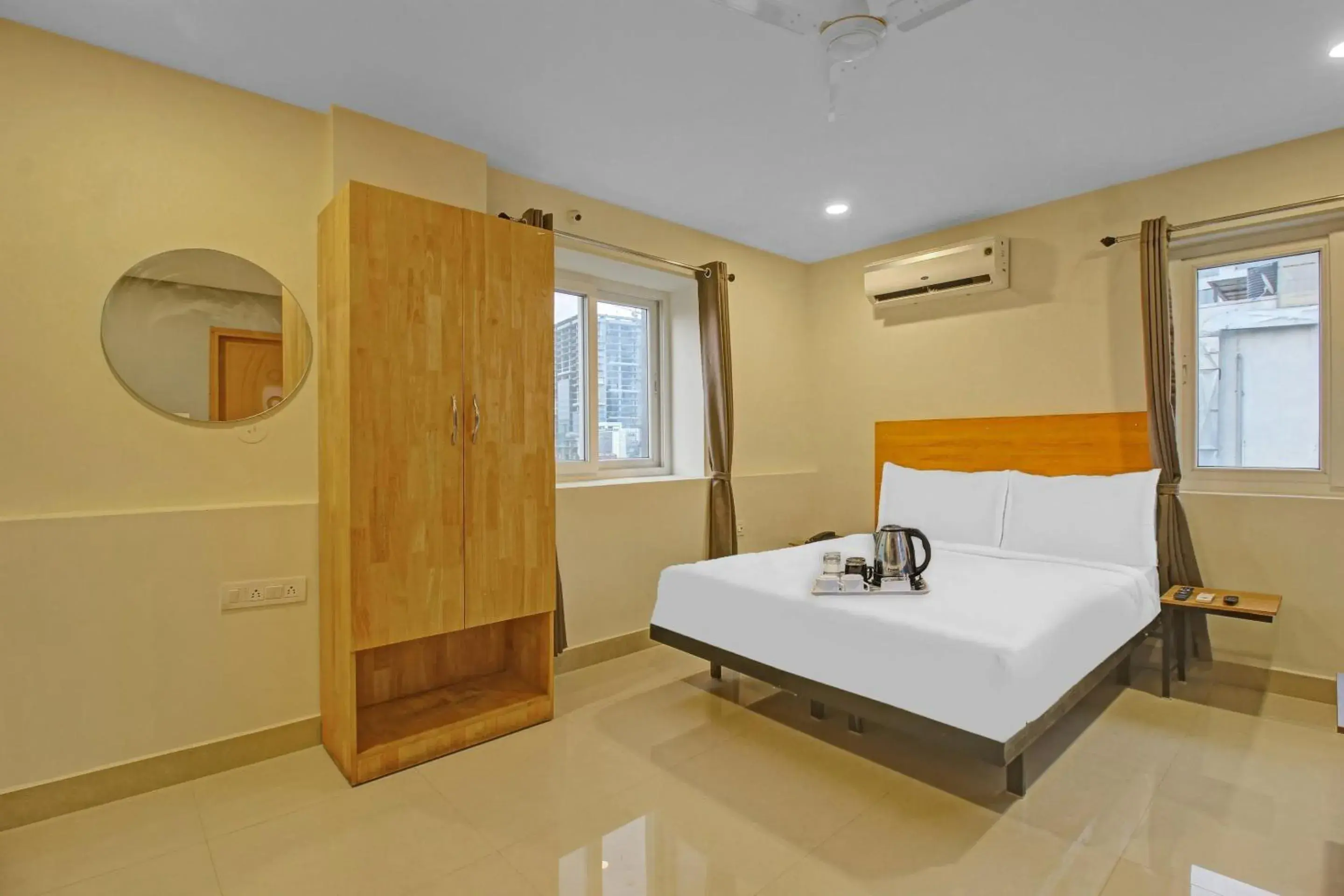 Bedroom, Bed in Super Townhouse Whiteridge Gachibowli Near AIG Hospital Bedroom, Bed in Super Townhouse Whiteridge Gachibowli Near AIG Hospital