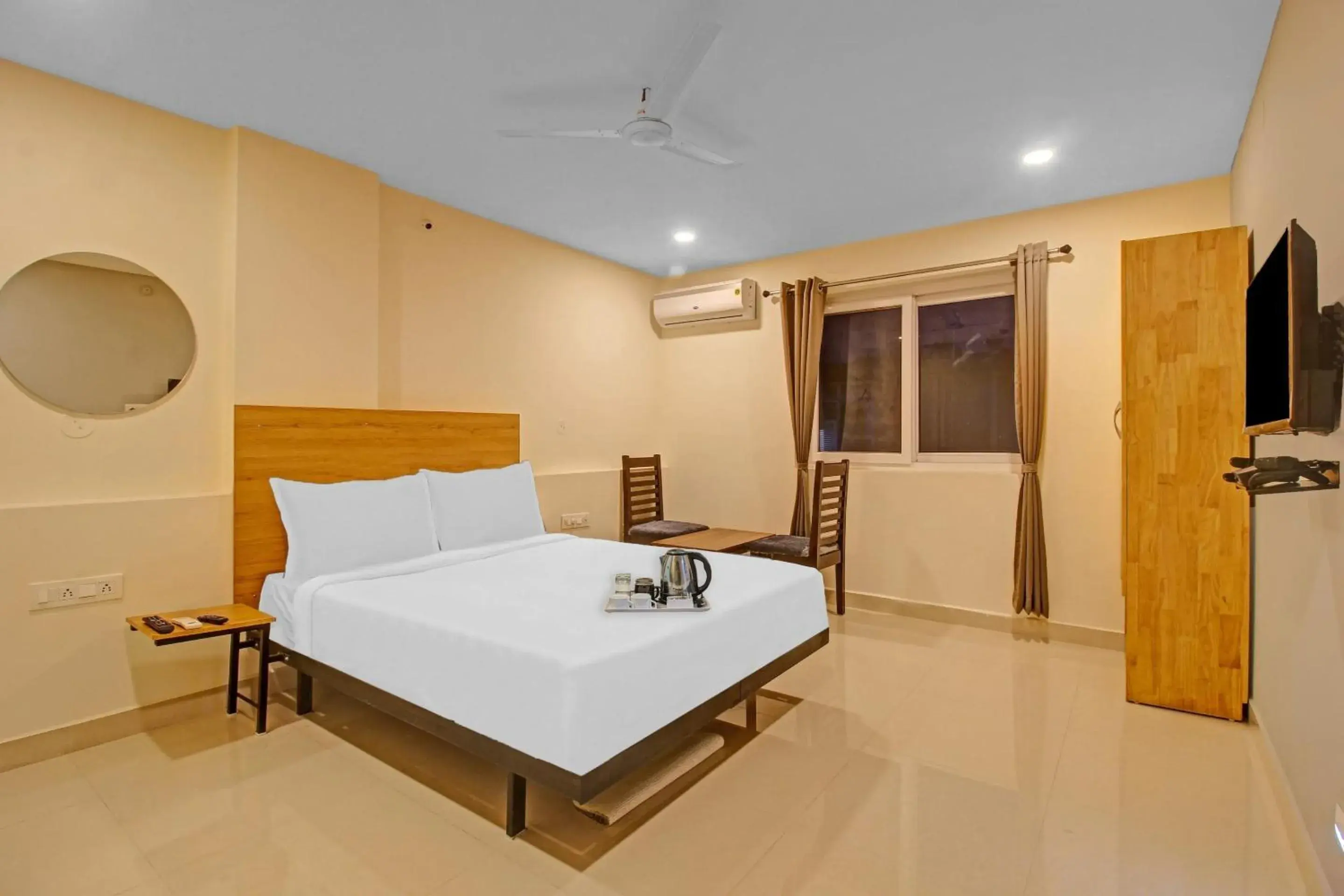 Bedroom, Bed in Super Townhouse Whiteridge Gachibowli Near AIG Hospital Bedroom, Bed in Super Townhouse Whiteridge Gachibowli Near AIG Hospital