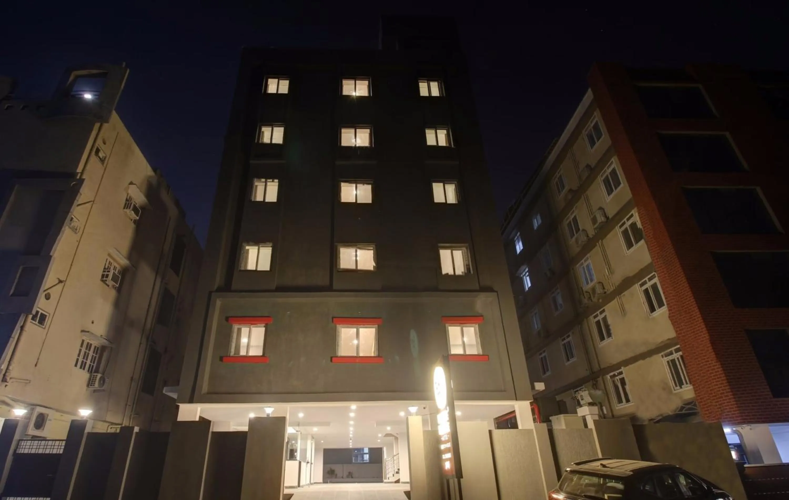 Facade/entrance in Super Townhouse Whiteridge Gachibowli Near AIG Hospital