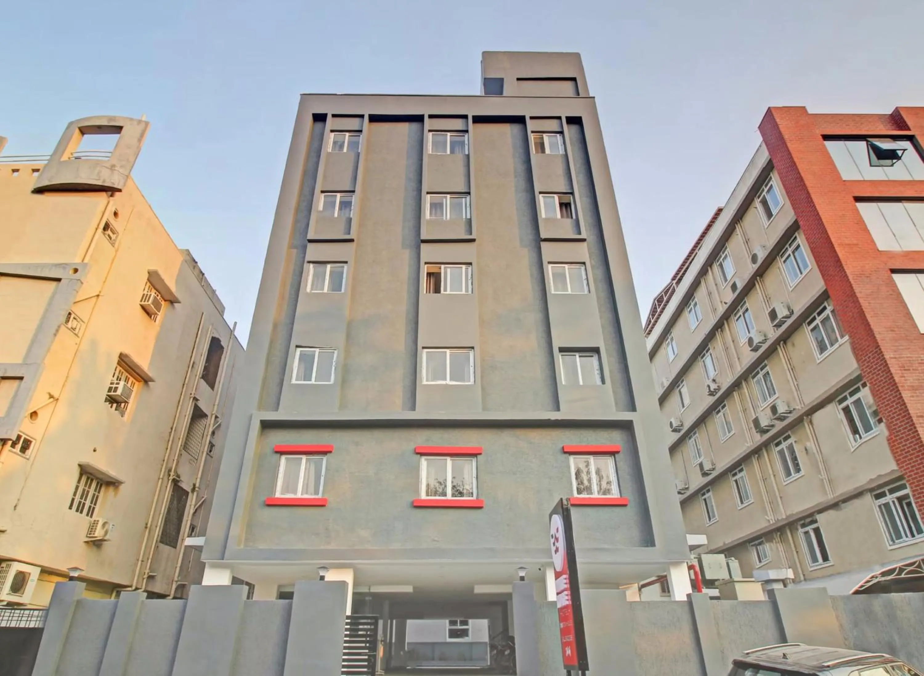 Facade/entrance in Super Townhouse Whiteridge Gachibowli Near AIG Hospital