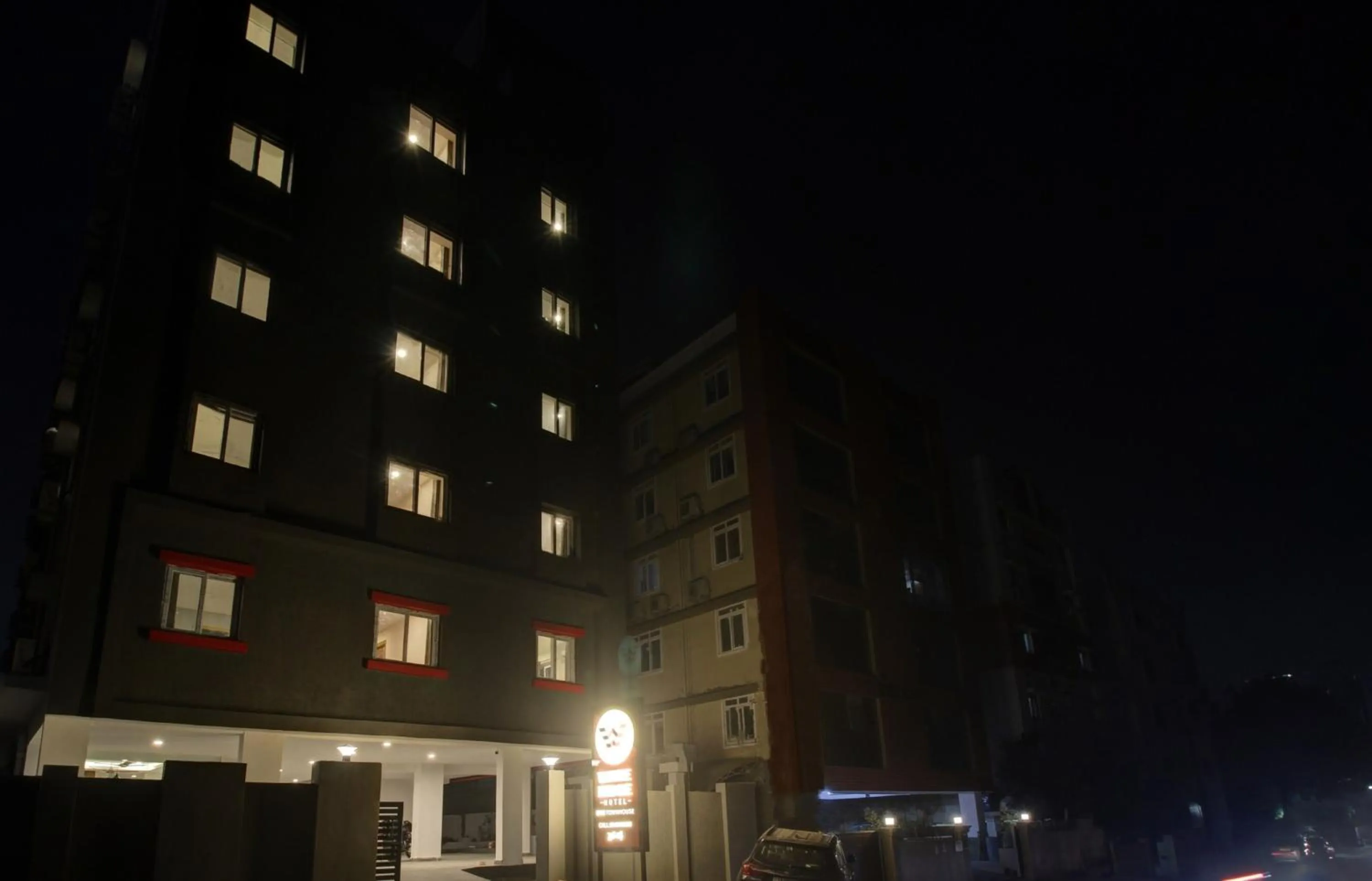 Facade/entrance in Super Townhouse Whiteridge Gachibowli Near AIG Hospital