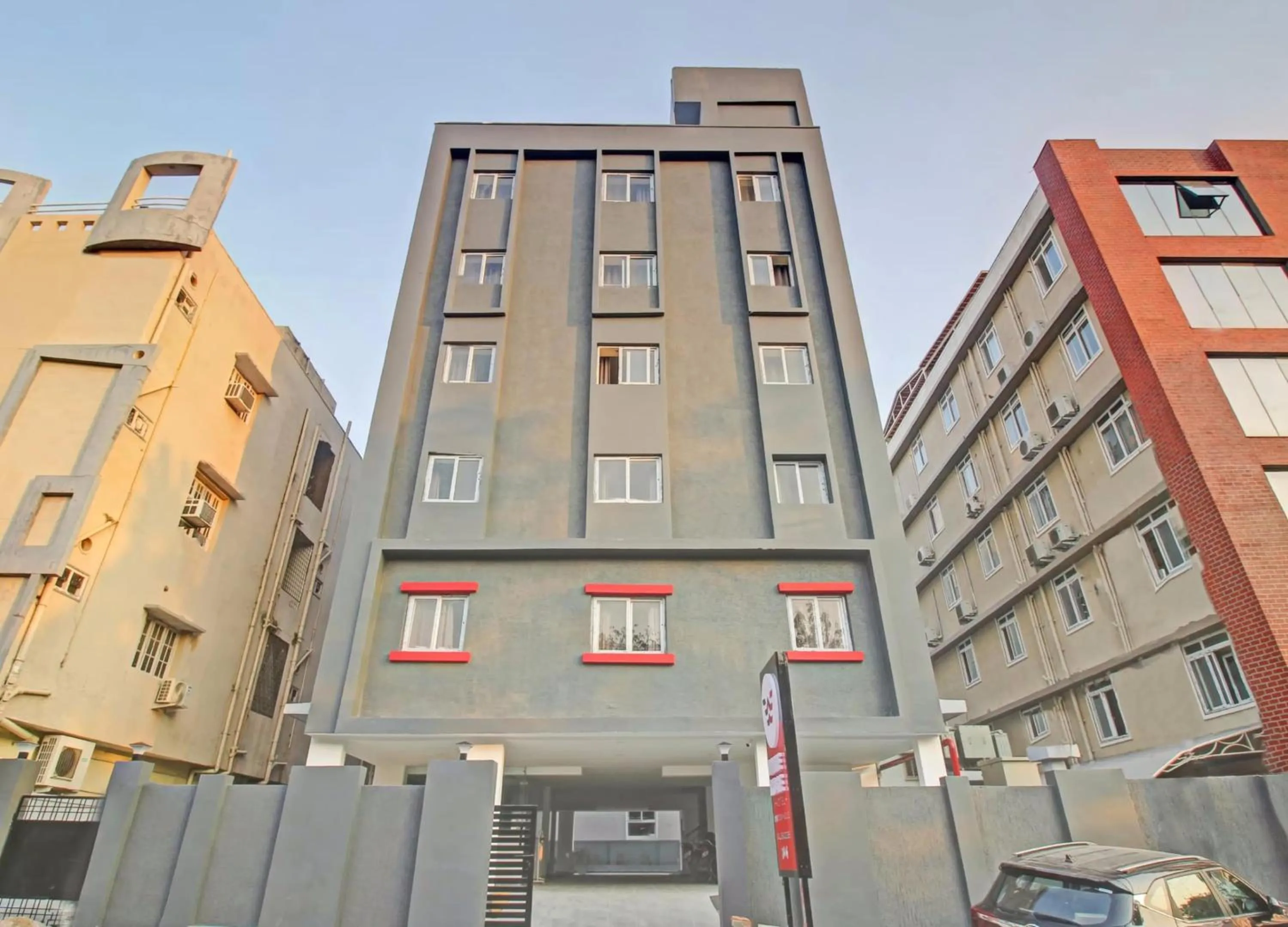 Facade/entrance in Super Townhouse Whiteridge Gachibowli Near AIG Hospital