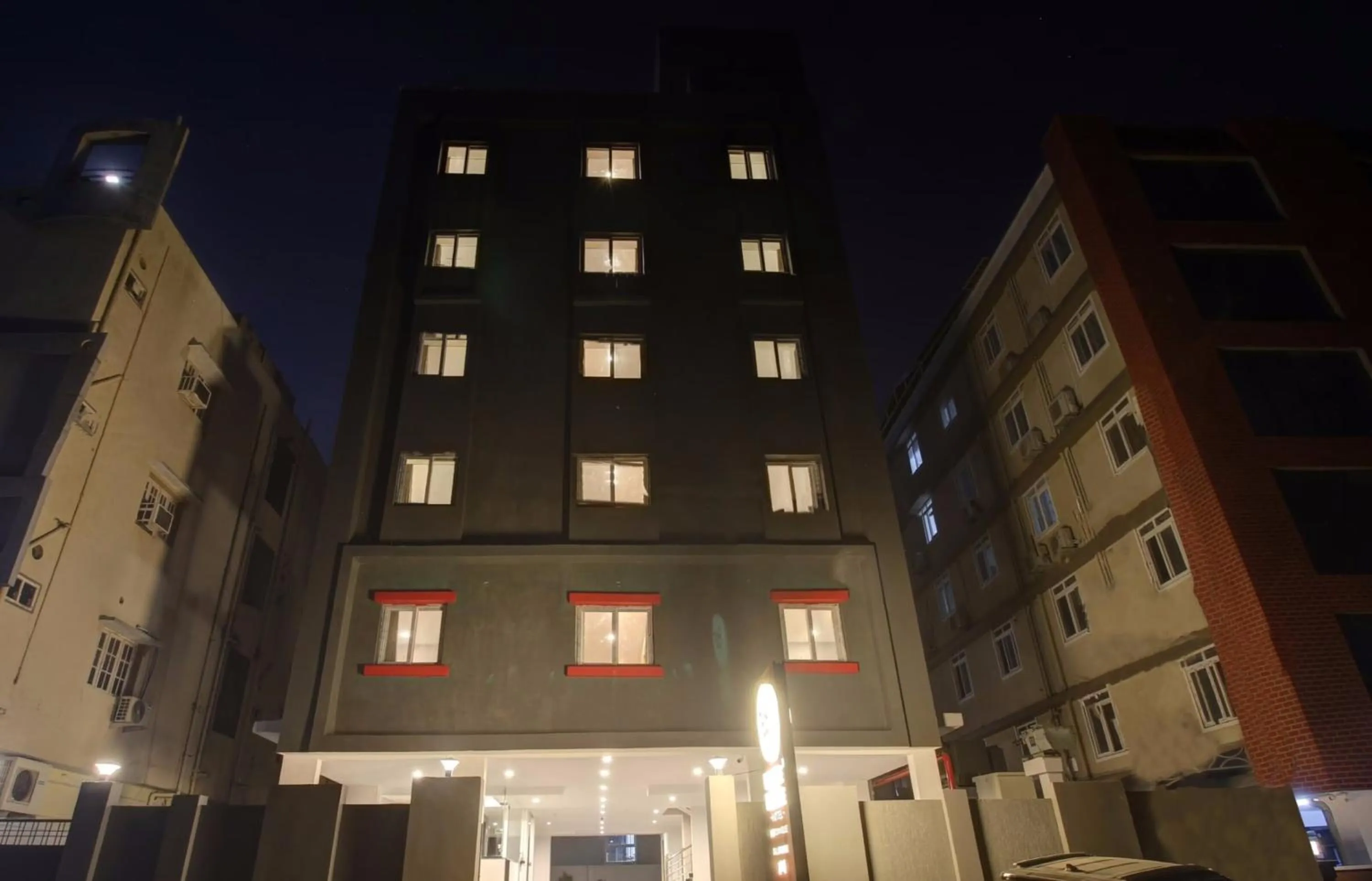 Facade/entrance in Super Townhouse Whiteridge Gachibowli Near AIG Hospital