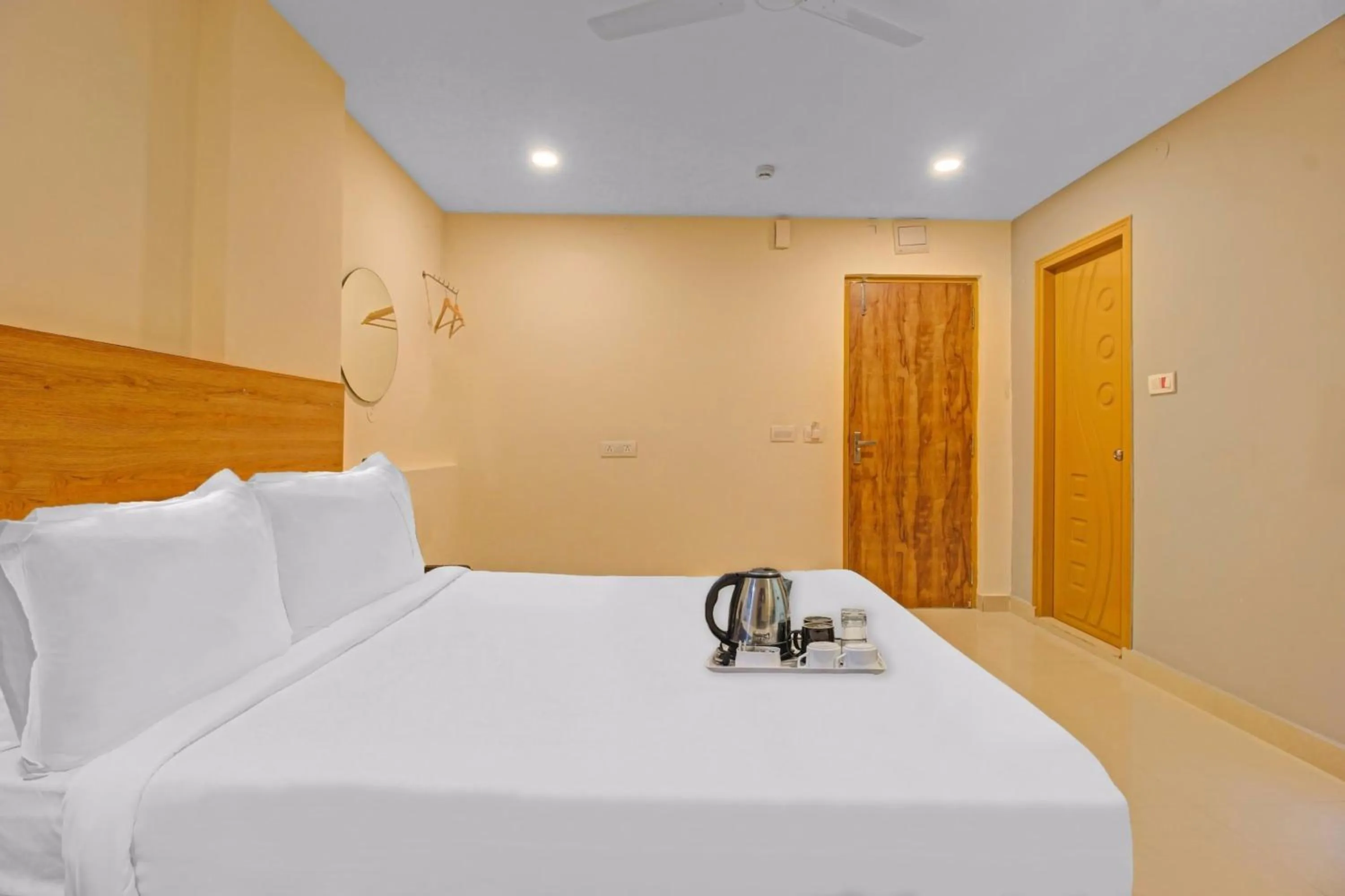 Bedroom, Bed in Super Townhouse Whiteridge Gachibowli Near AIG Hospital