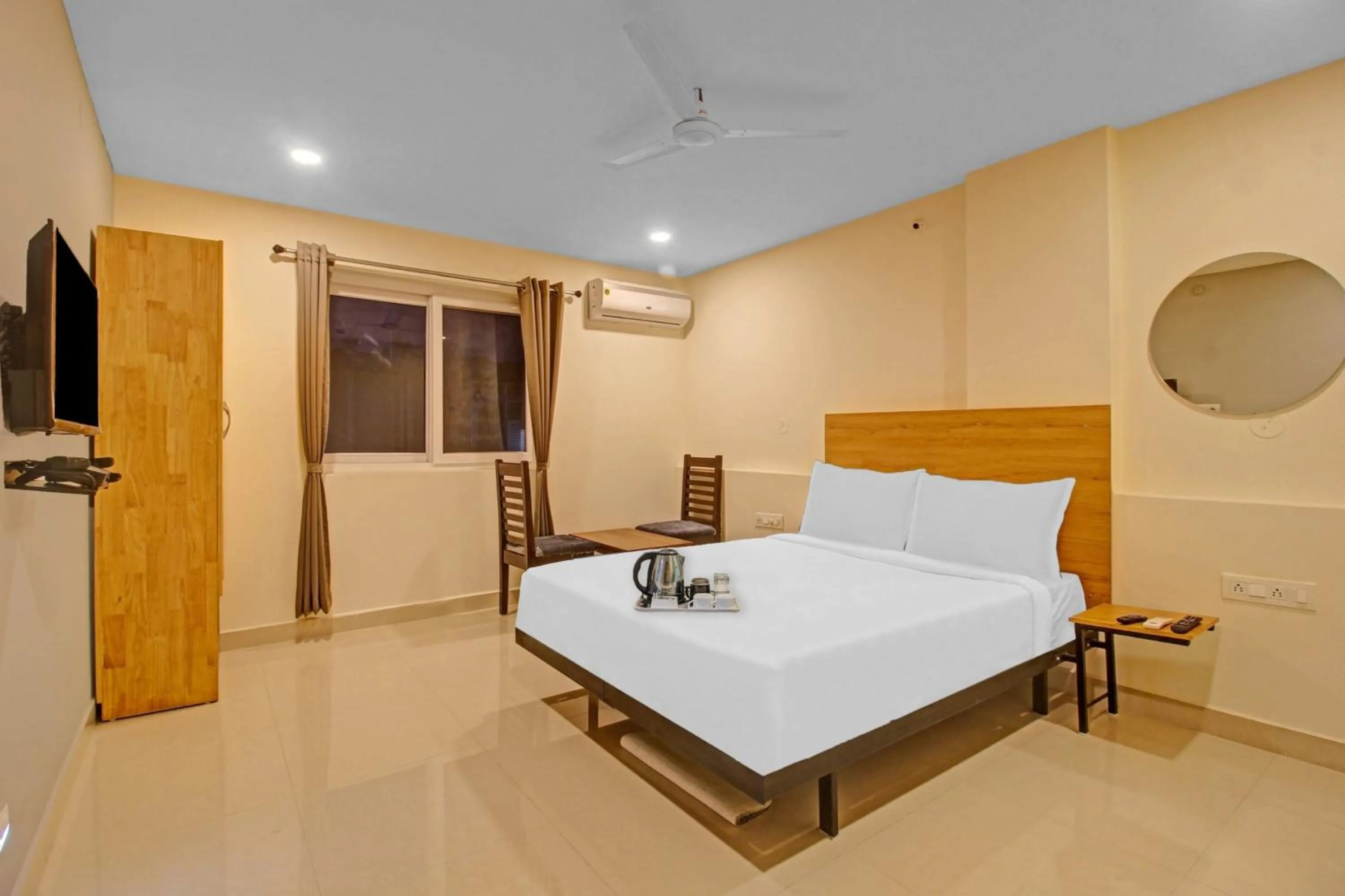 Bedroom, Bed in Super Townhouse Whiteridge Gachibowli Near AIG Hospital