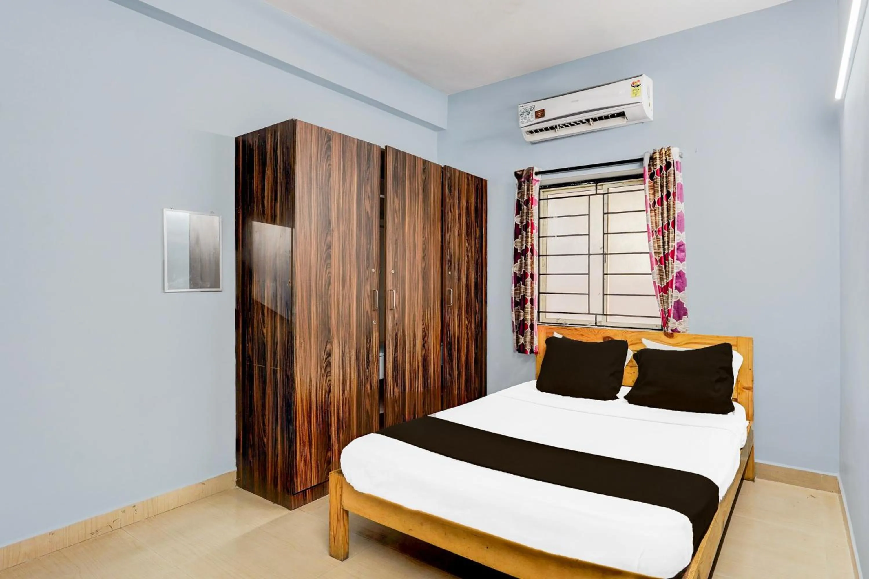 Bedroom, Bed in Super Hotel O Kanathur ECR