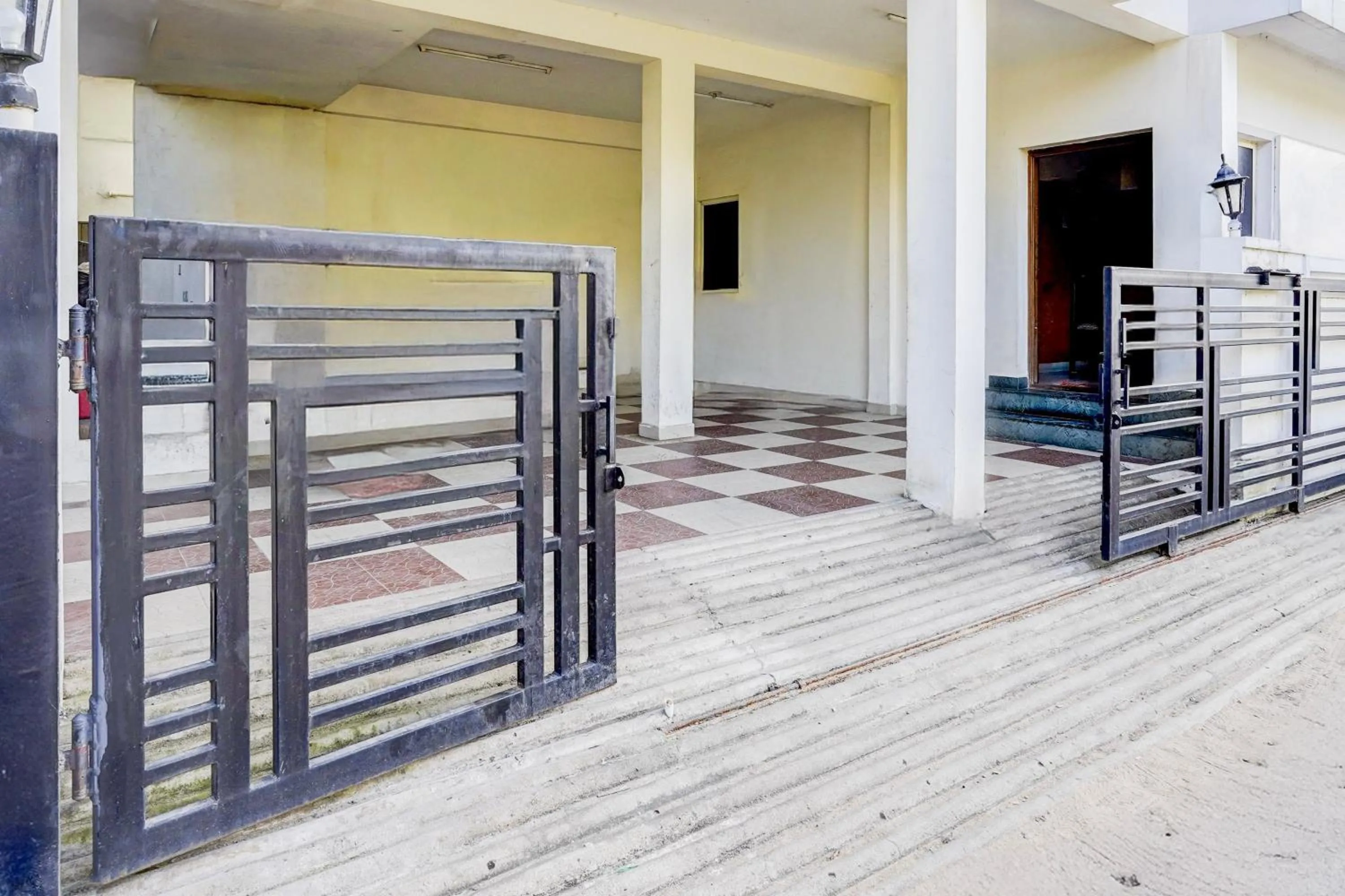 Facade/entrance in Super Hotel O Kanathur ECR