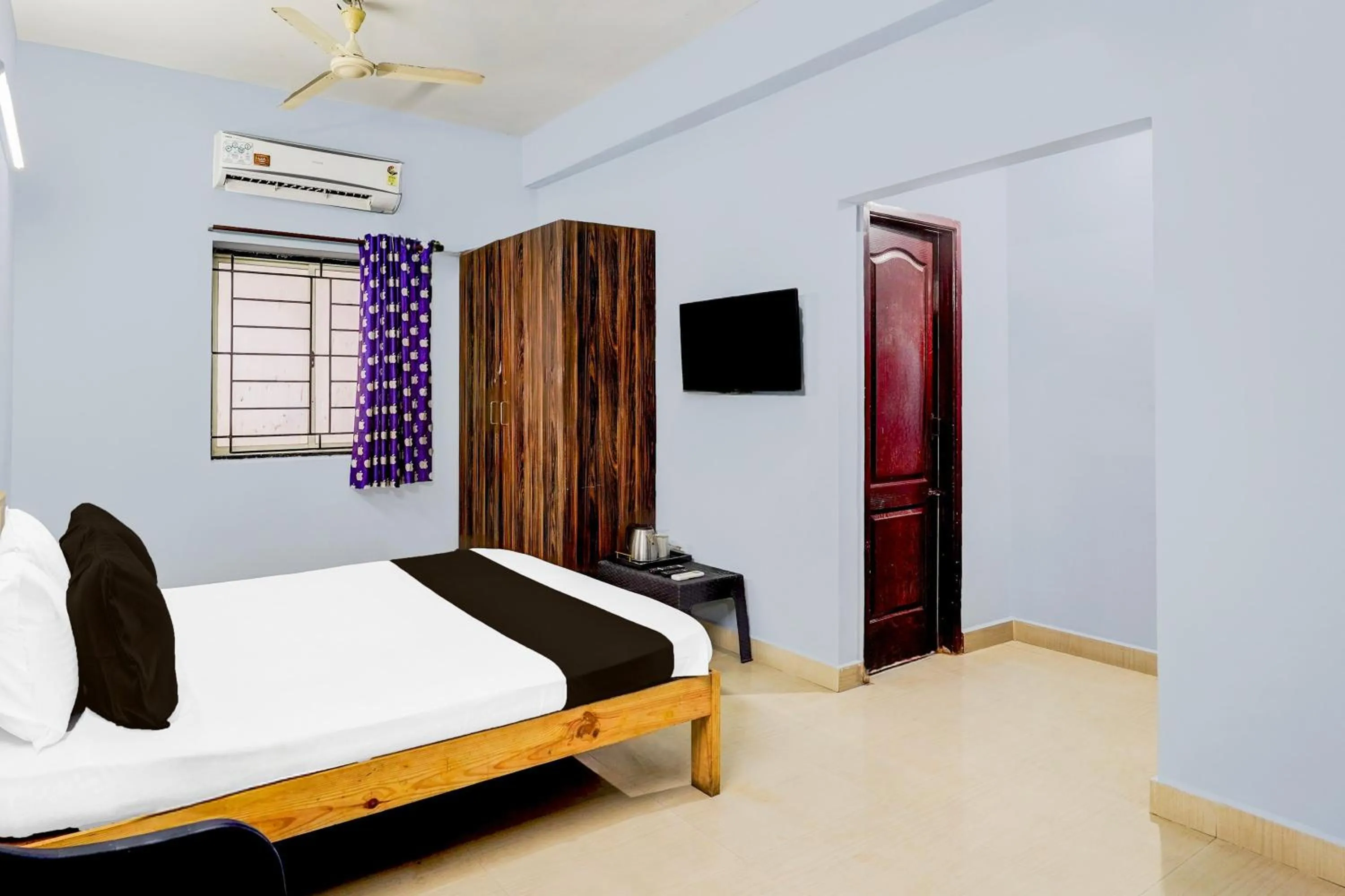 Bedroom, Bed in Super Hotel O Kanathur ECR