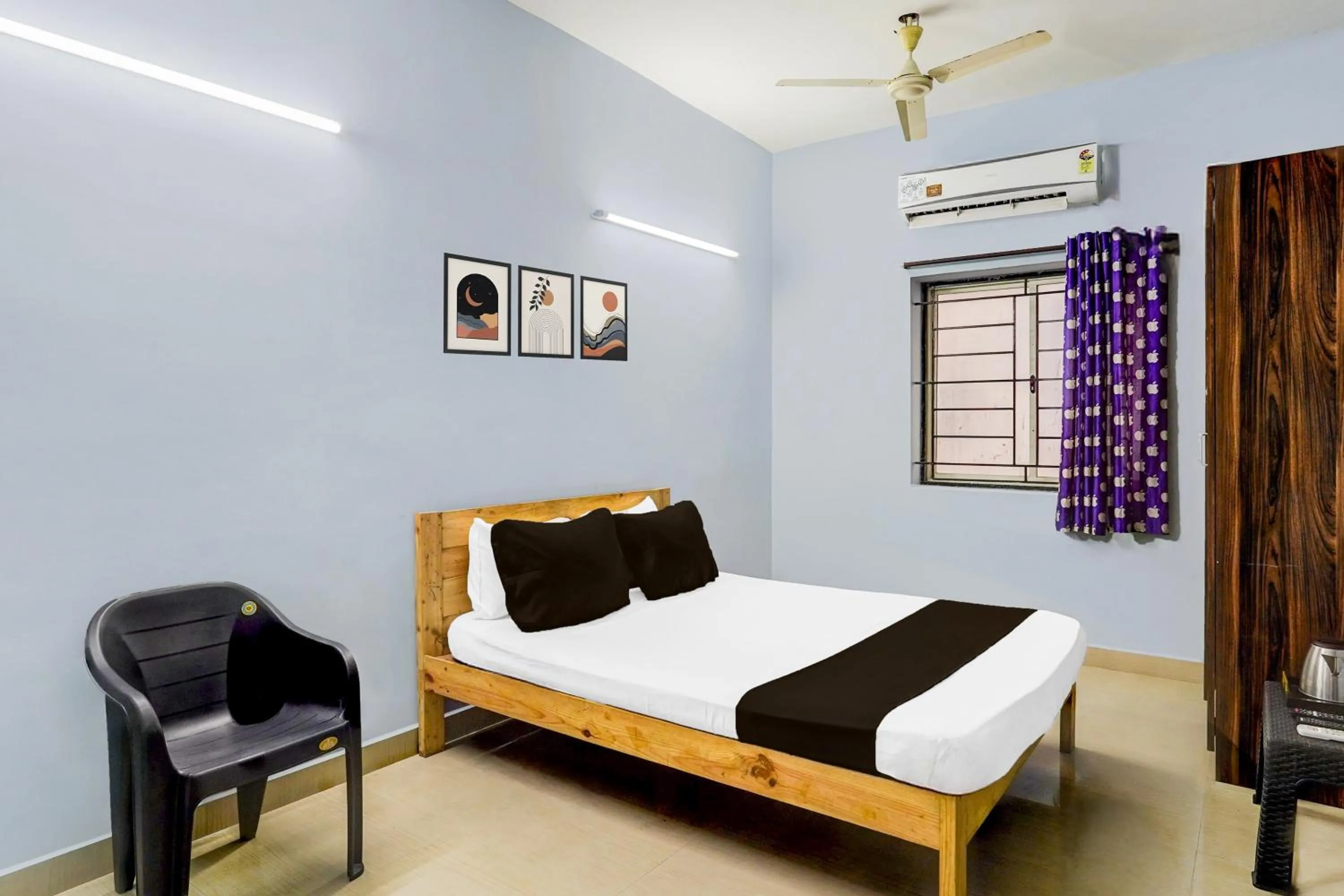 Bedroom, Bed in Super Hotel O Kanathur ECR