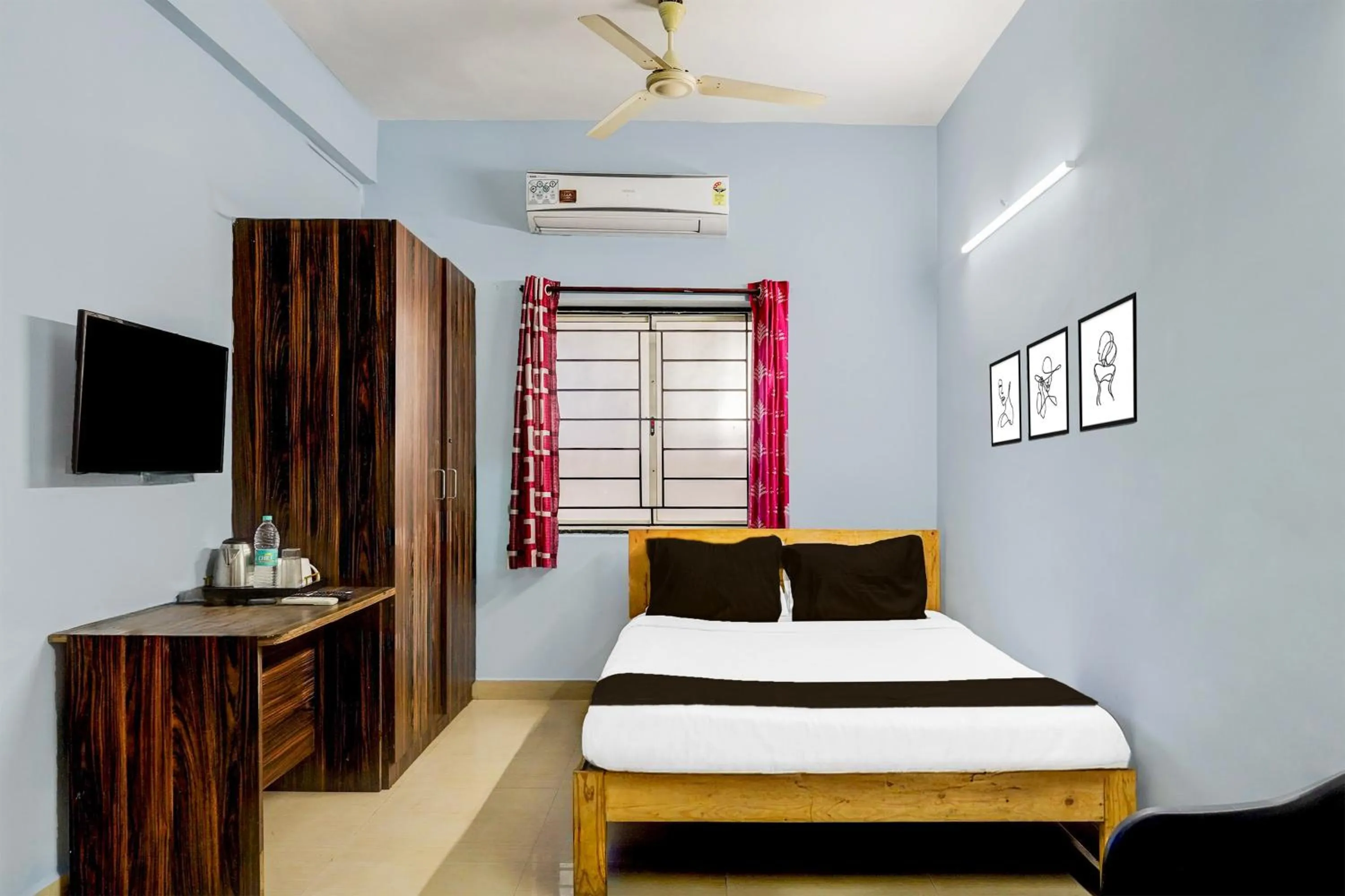 Bedroom, Bed in Super Hotel O Kanathur ECR