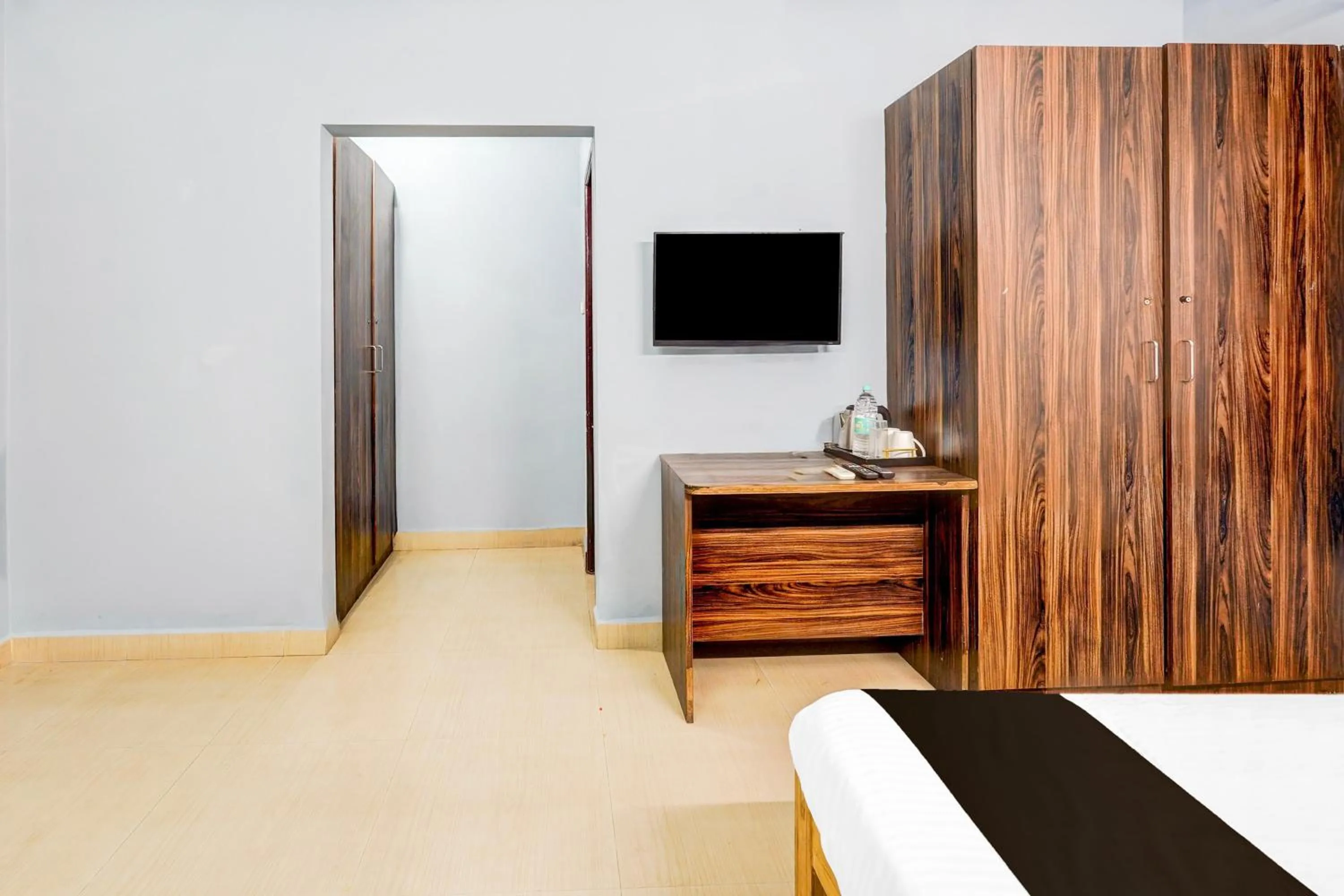 Bedroom, Bed in Super Hotel O Kanathur ECR