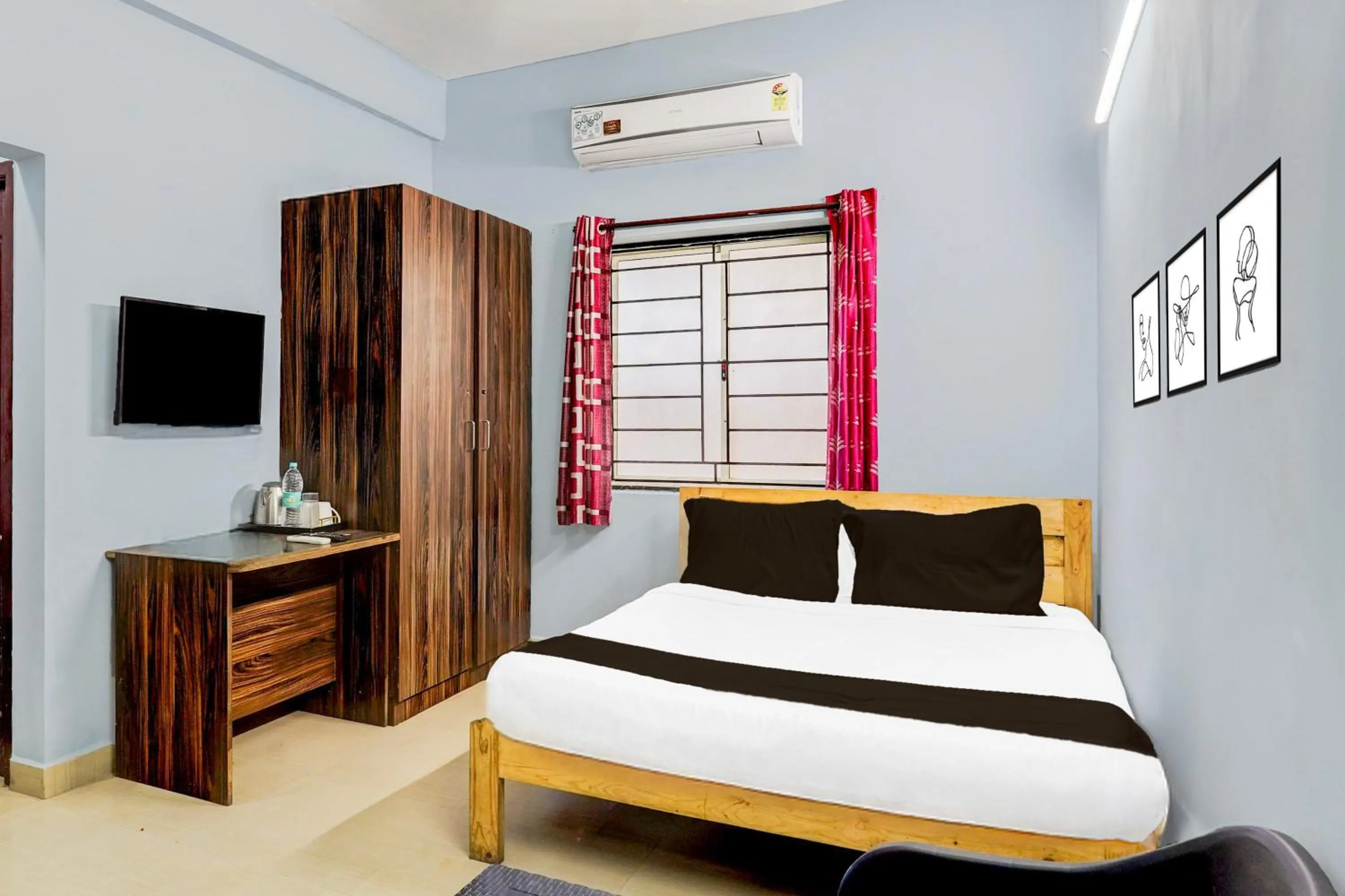Bedroom, Bed in Super Hotel O Kanathur ECR