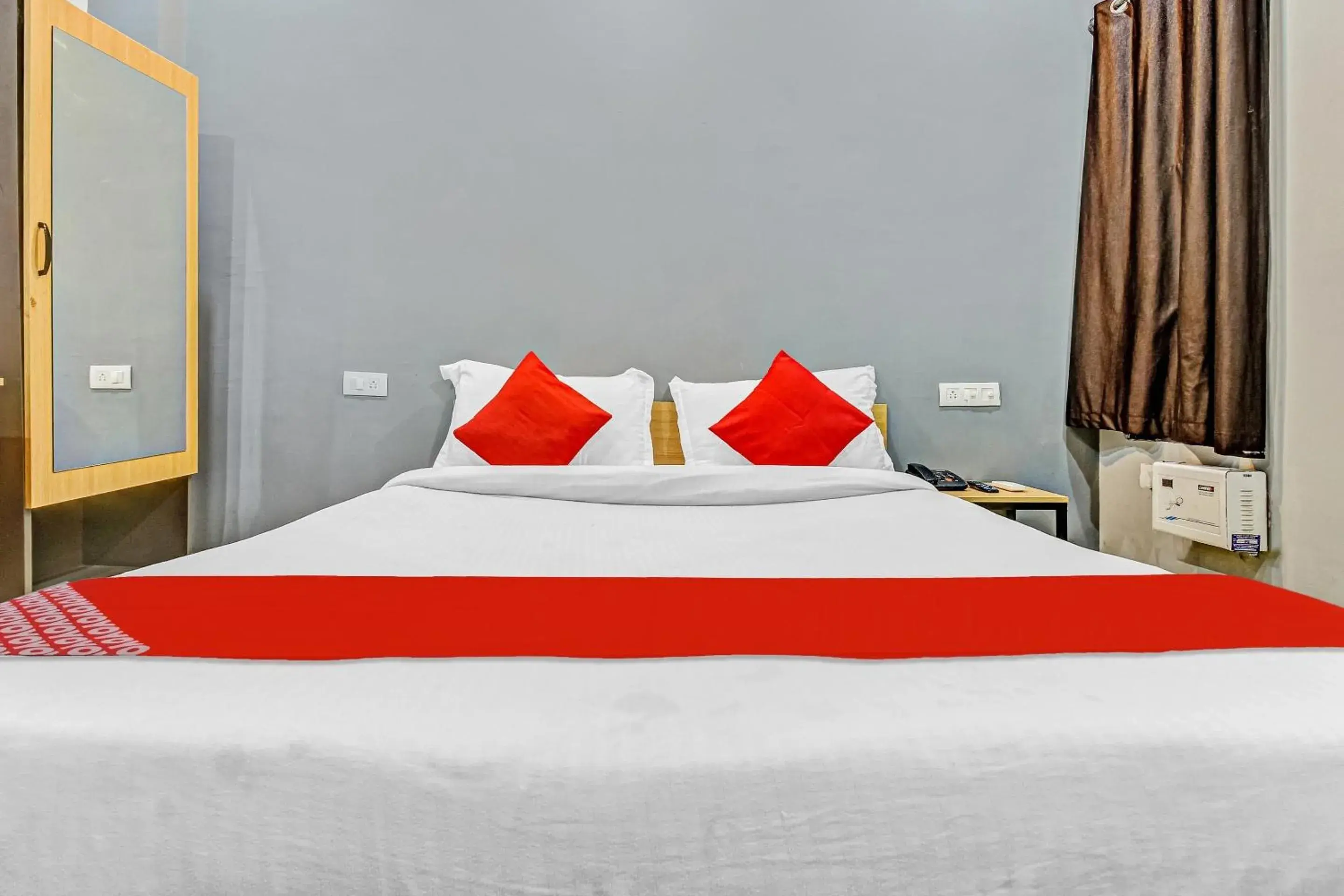 Facade/entrance, Bed in Hotel O Oriphic Inn Facade/entrance, Bed in Hotel O Oriphic Inn