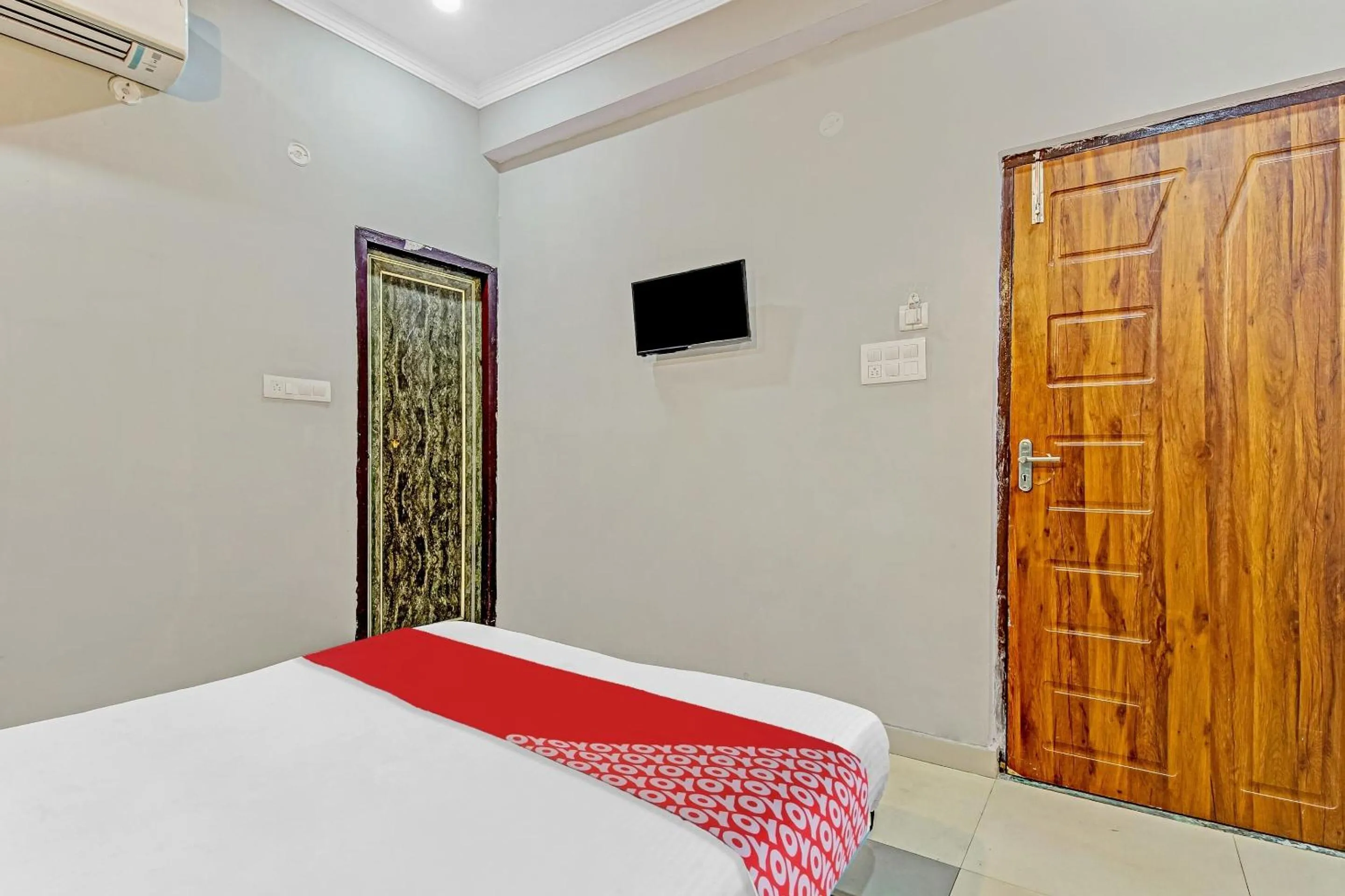 Bedroom, Bed in Hotel O Oriphic Inn