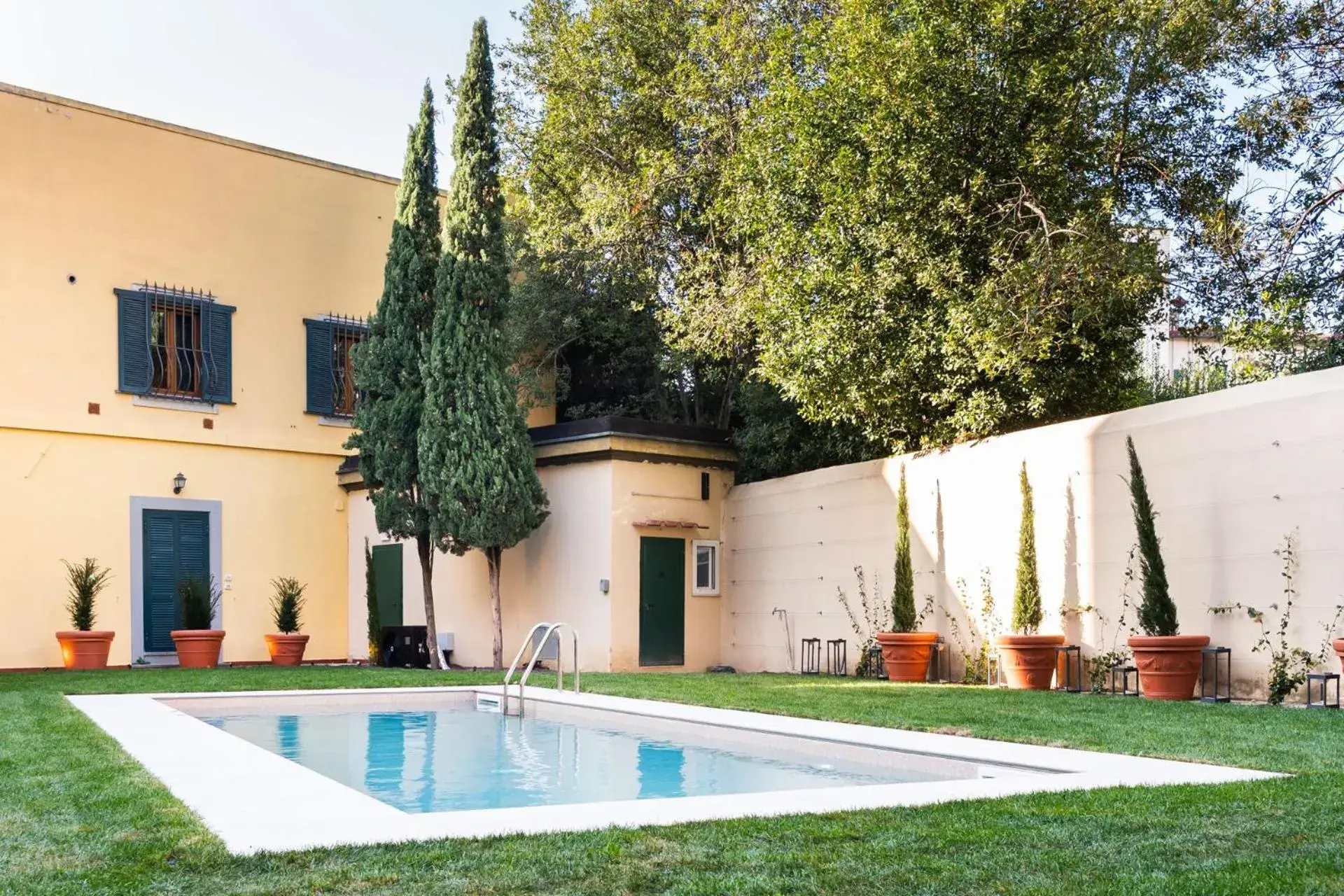 Swimming pool in Hotel Indigo Florence by IHG Swimming pool in Hotel Indigo Florence by IHG