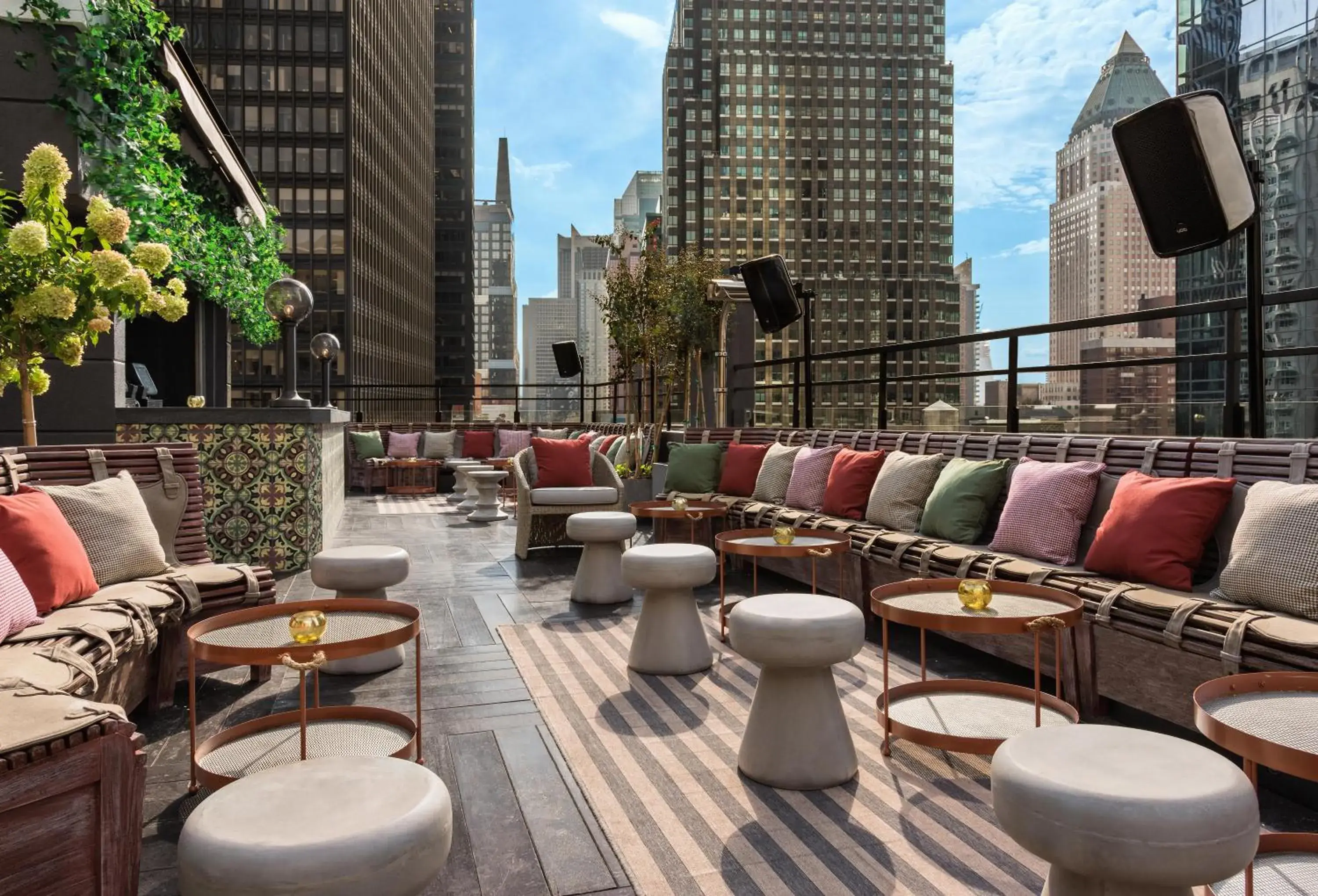 Lounge or bar in Dream Midtown, by Hyatt Lounge or bar in Dream Midtown, by Hyatt