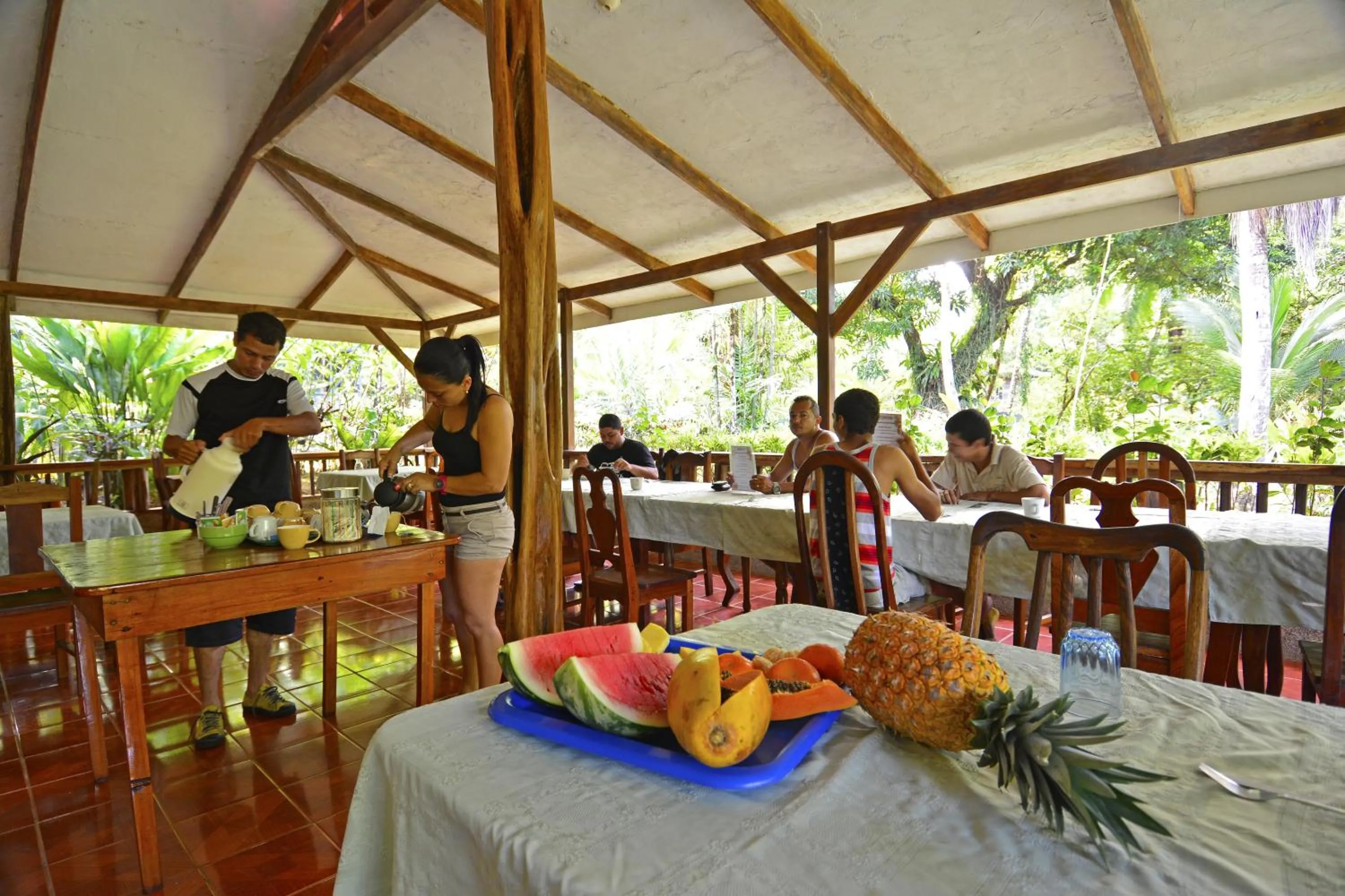 Restaurant/places to eat in Poor Man's Paradise Lodge
