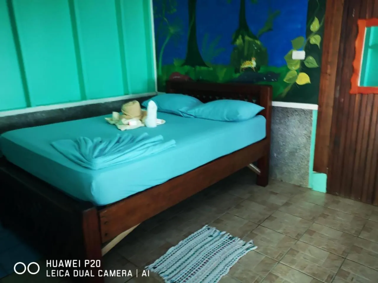 Bed in Poor Man's Paradise Lodge