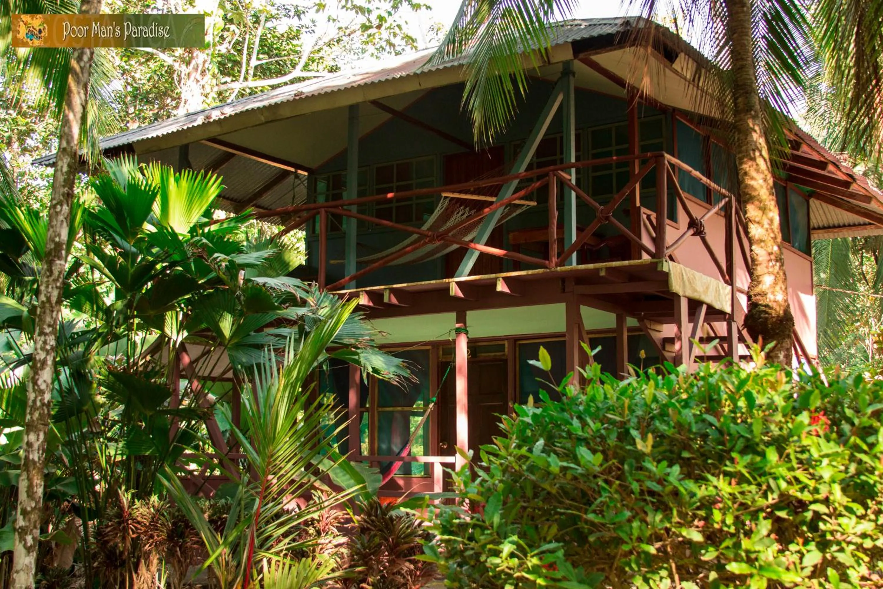 Area and facilities in Poor Man's Paradise Lodge