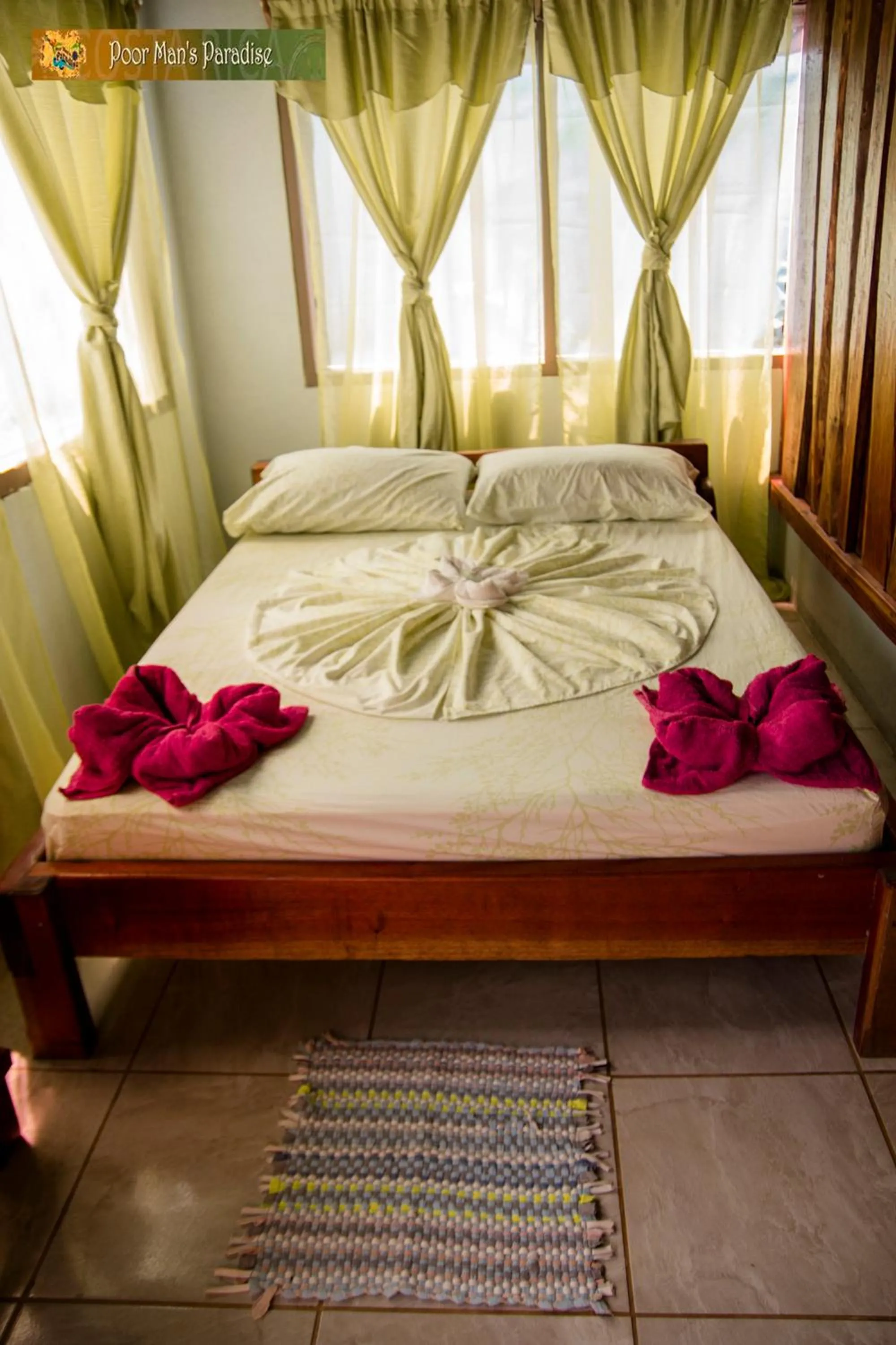 Bed in Poor Man's Paradise Lodge