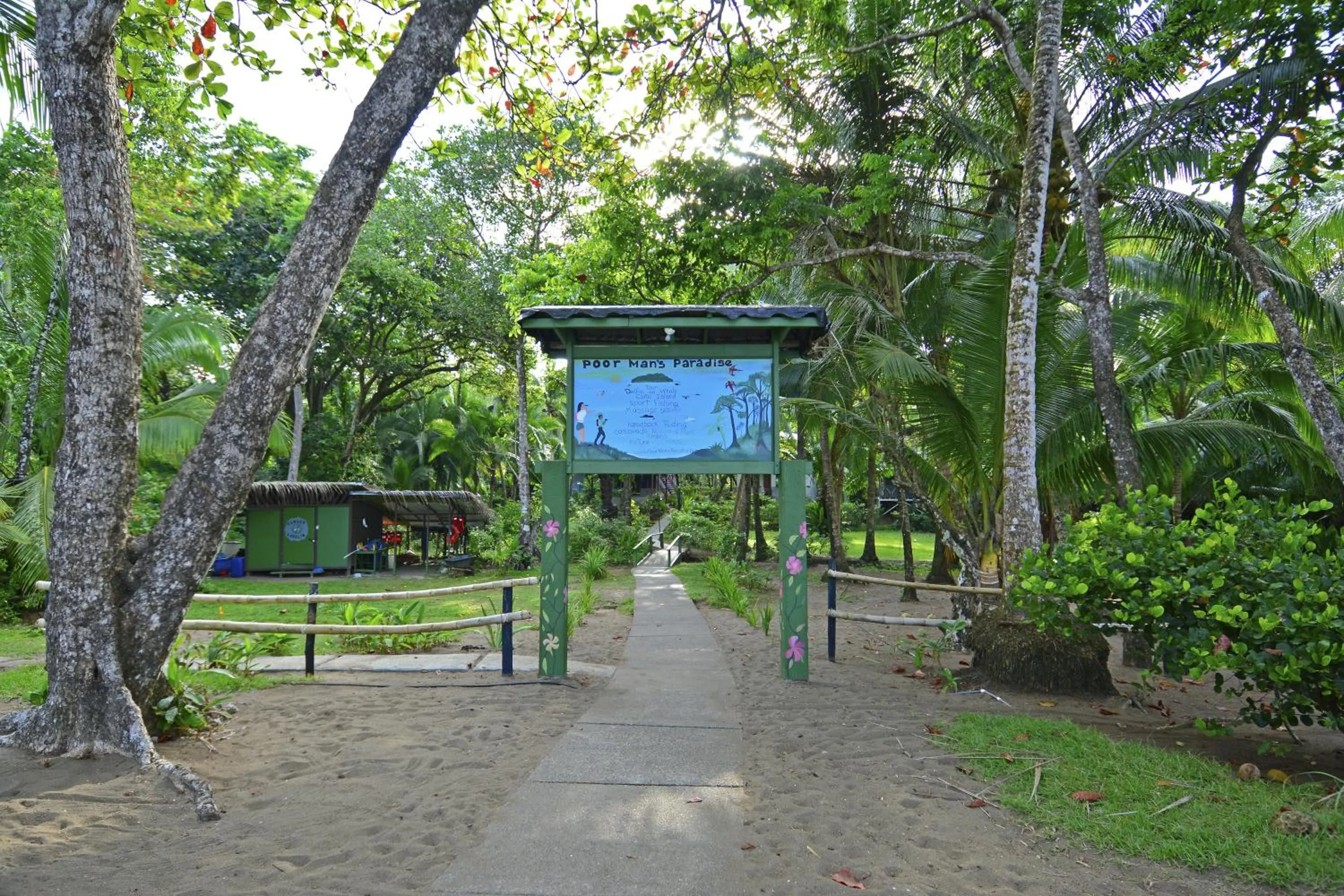 Facade/entrance in Poor Man's Paradise Lodge