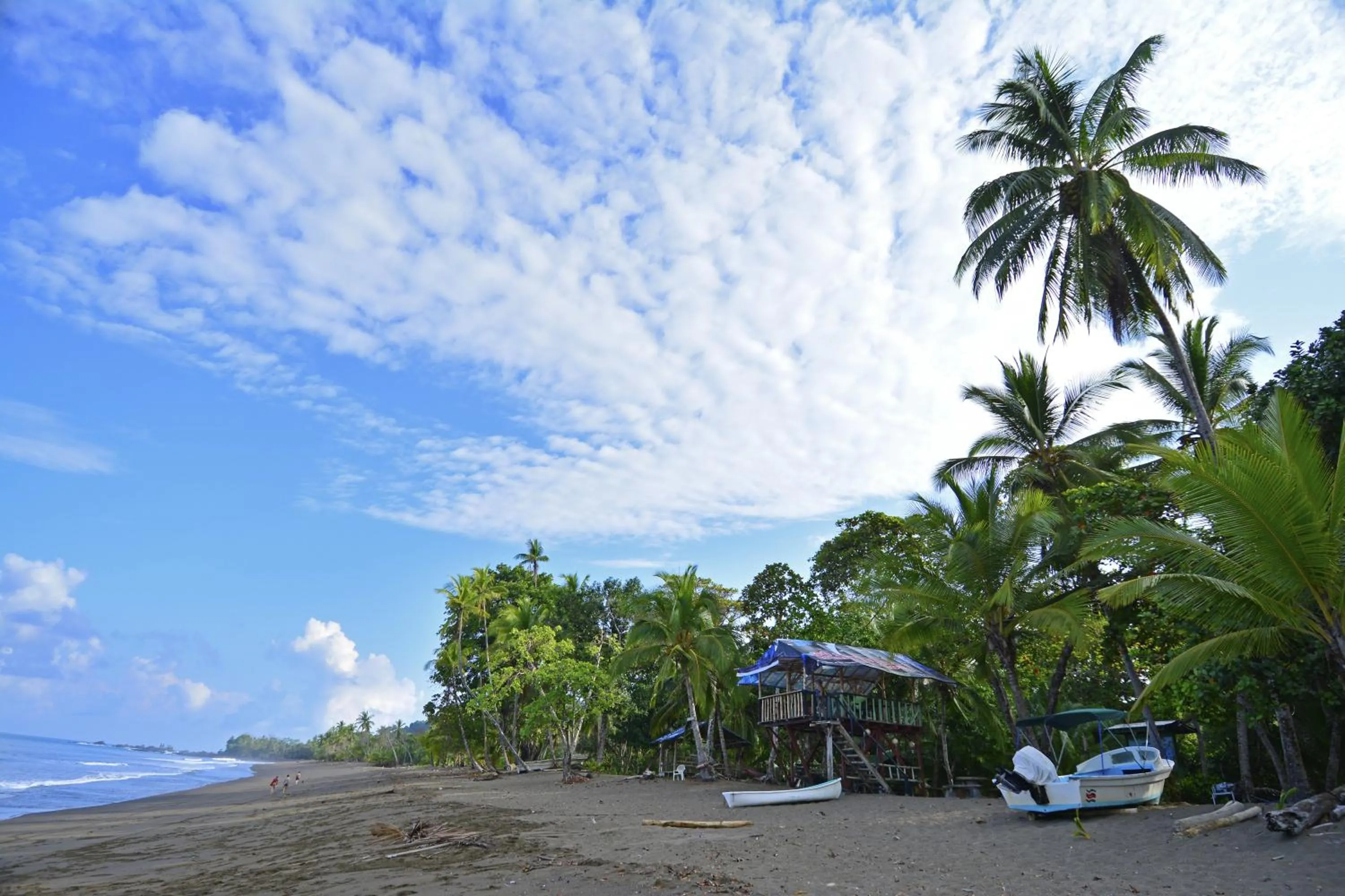 Beach in Poor Man's Paradise Lodge