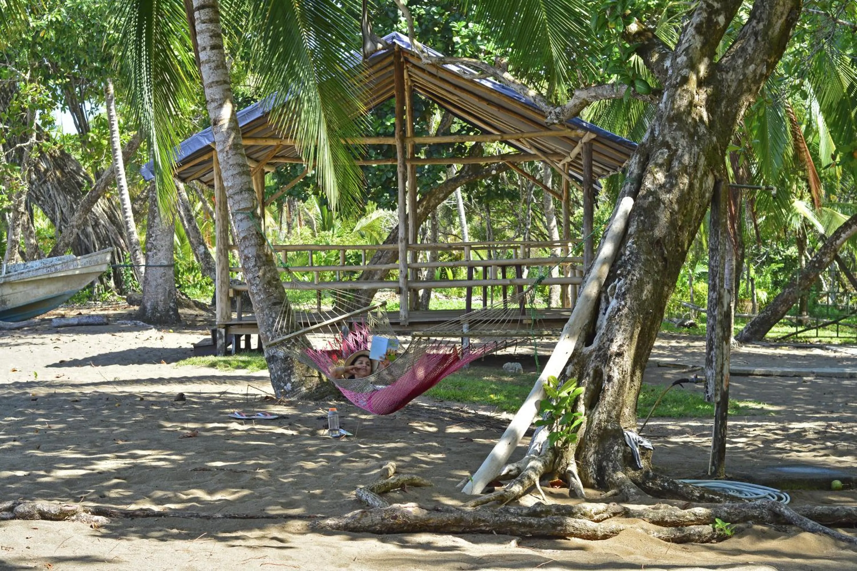 Beach in Poor Man's Paradise Lodge