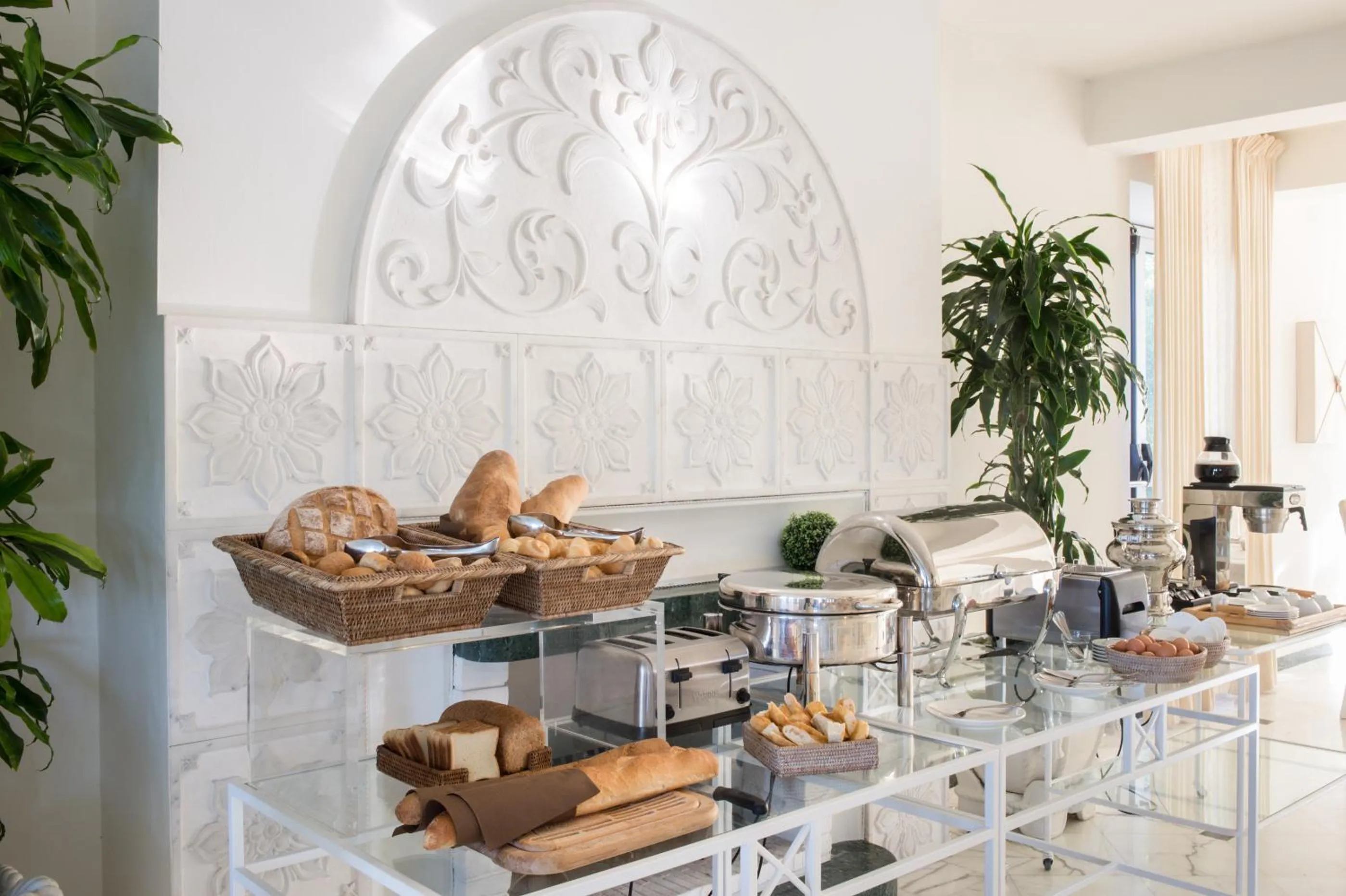 Buffet breakfast in Hotel Il Negresco