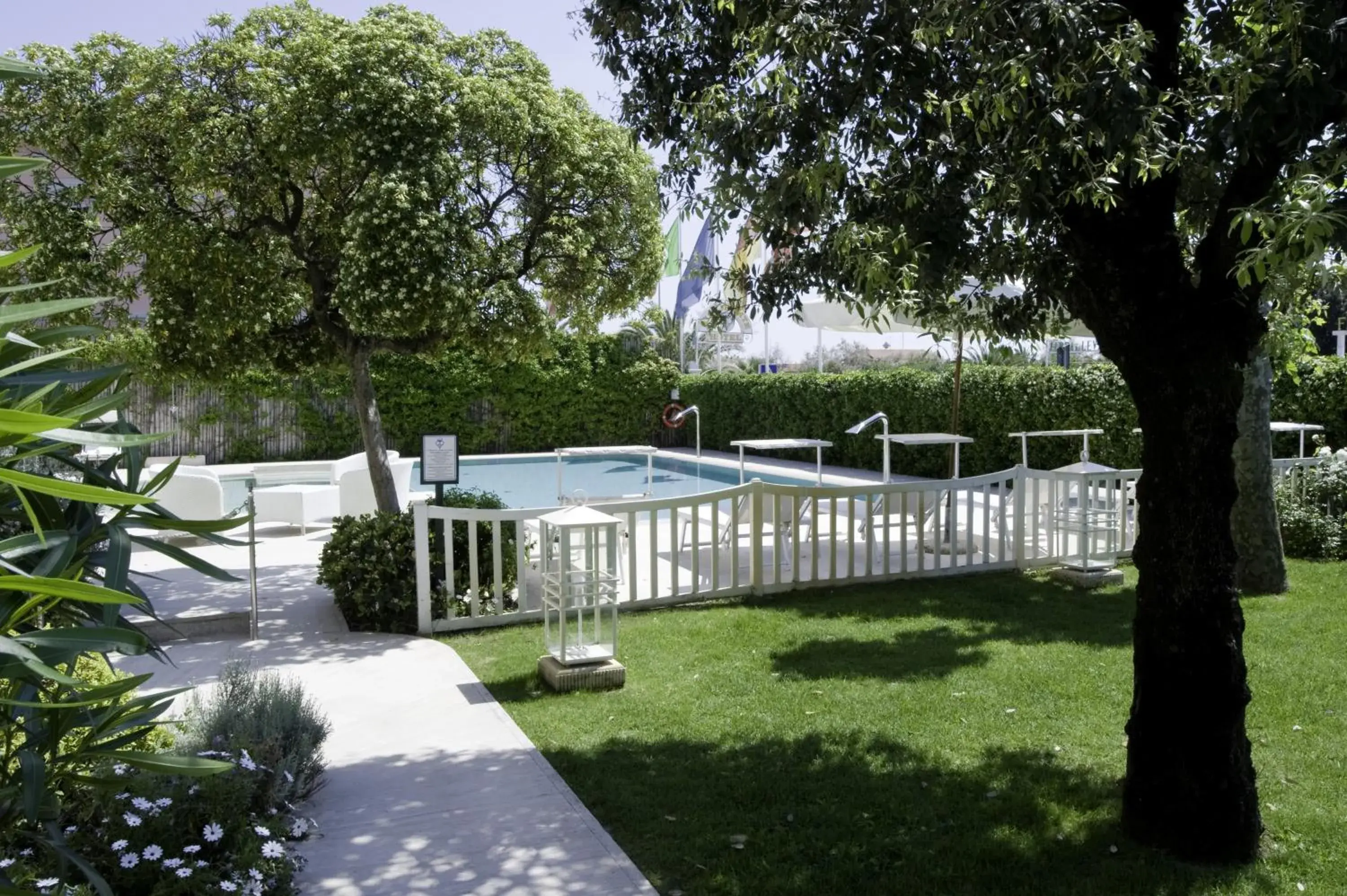 Swimming pool in Hotel Il Negresco Swimming pool in Hotel Il Negresco