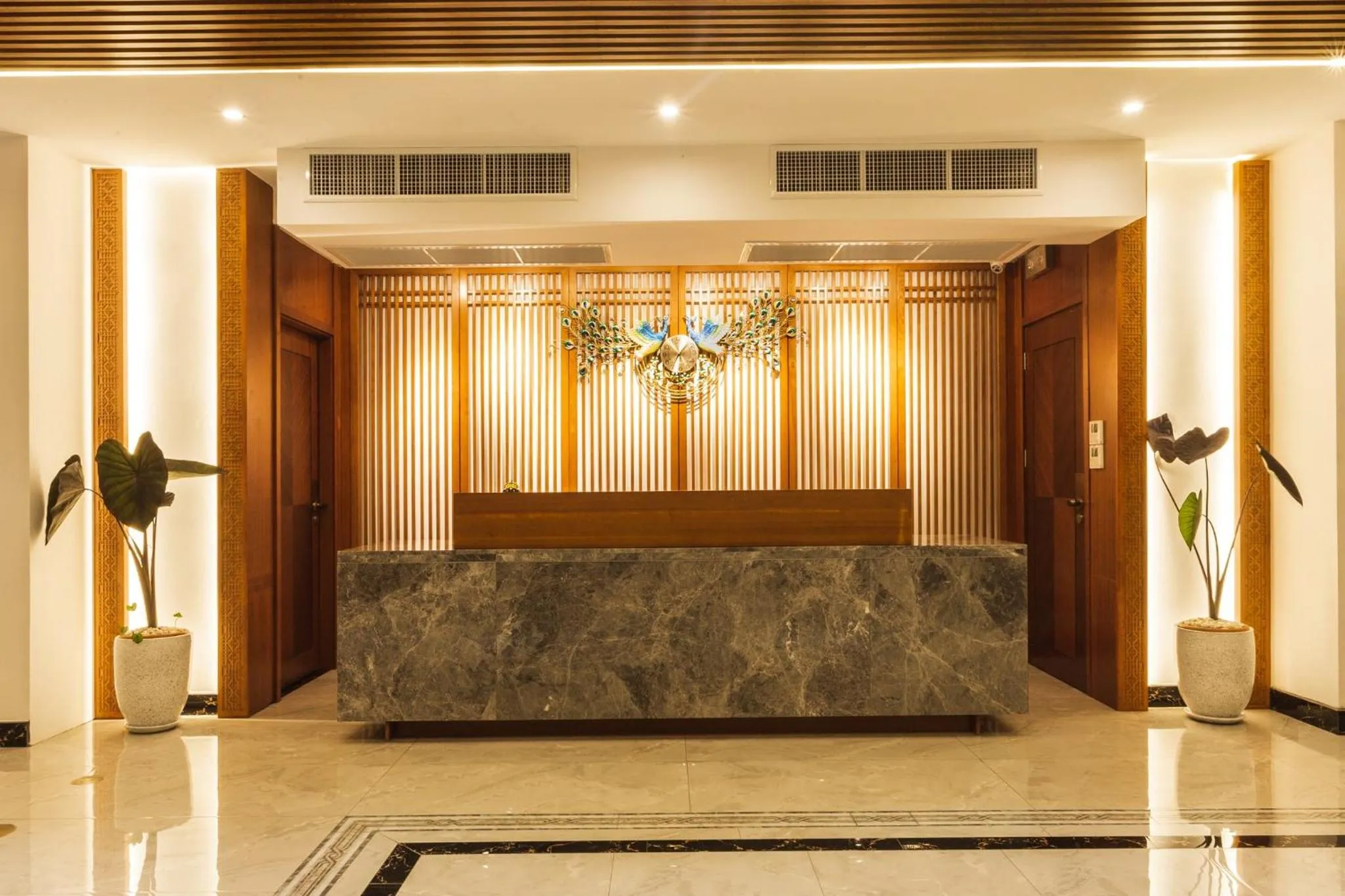 Lobby or reception in Thapae Twins Hotel