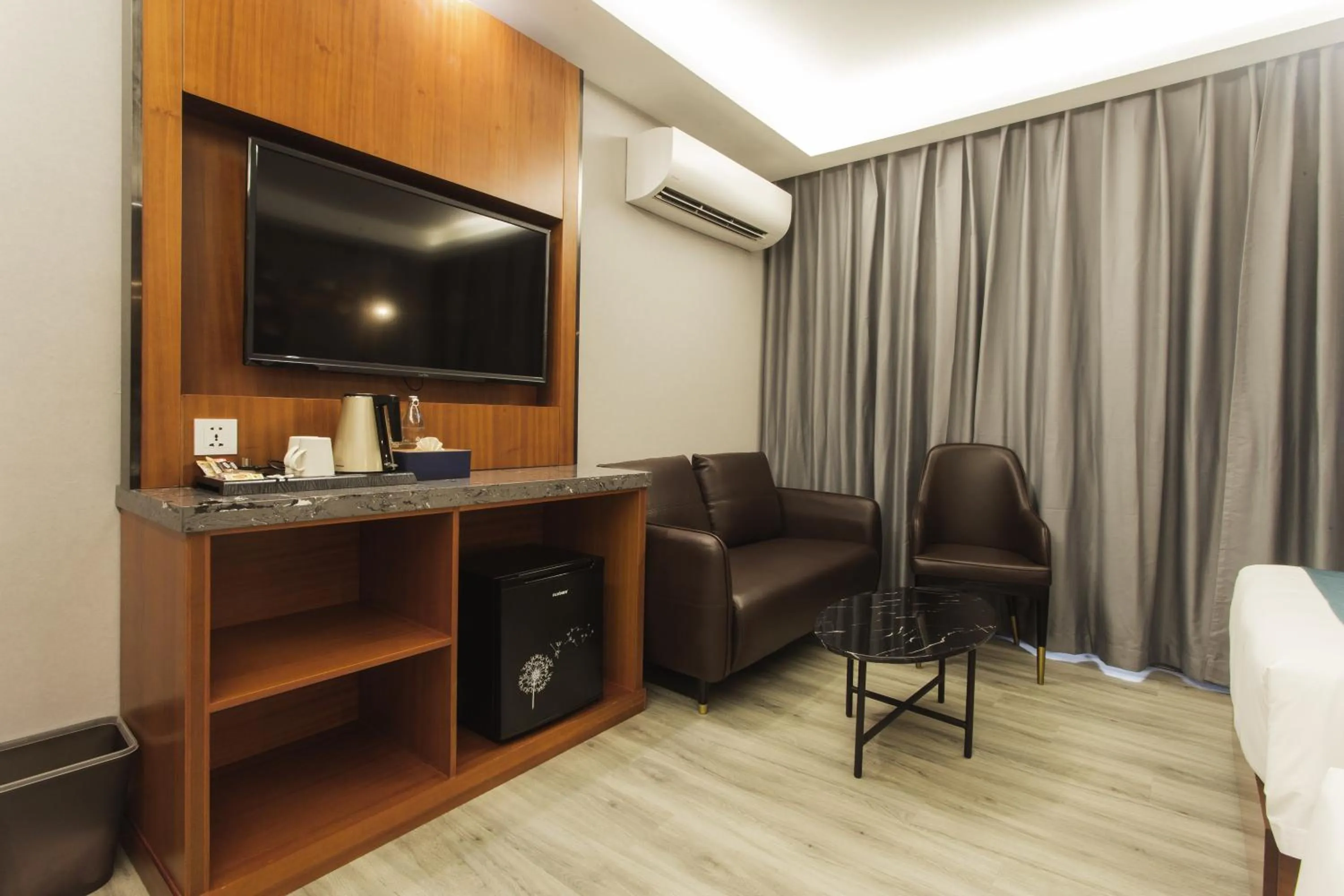 TV and multimedia in Thapae Twins Hotel