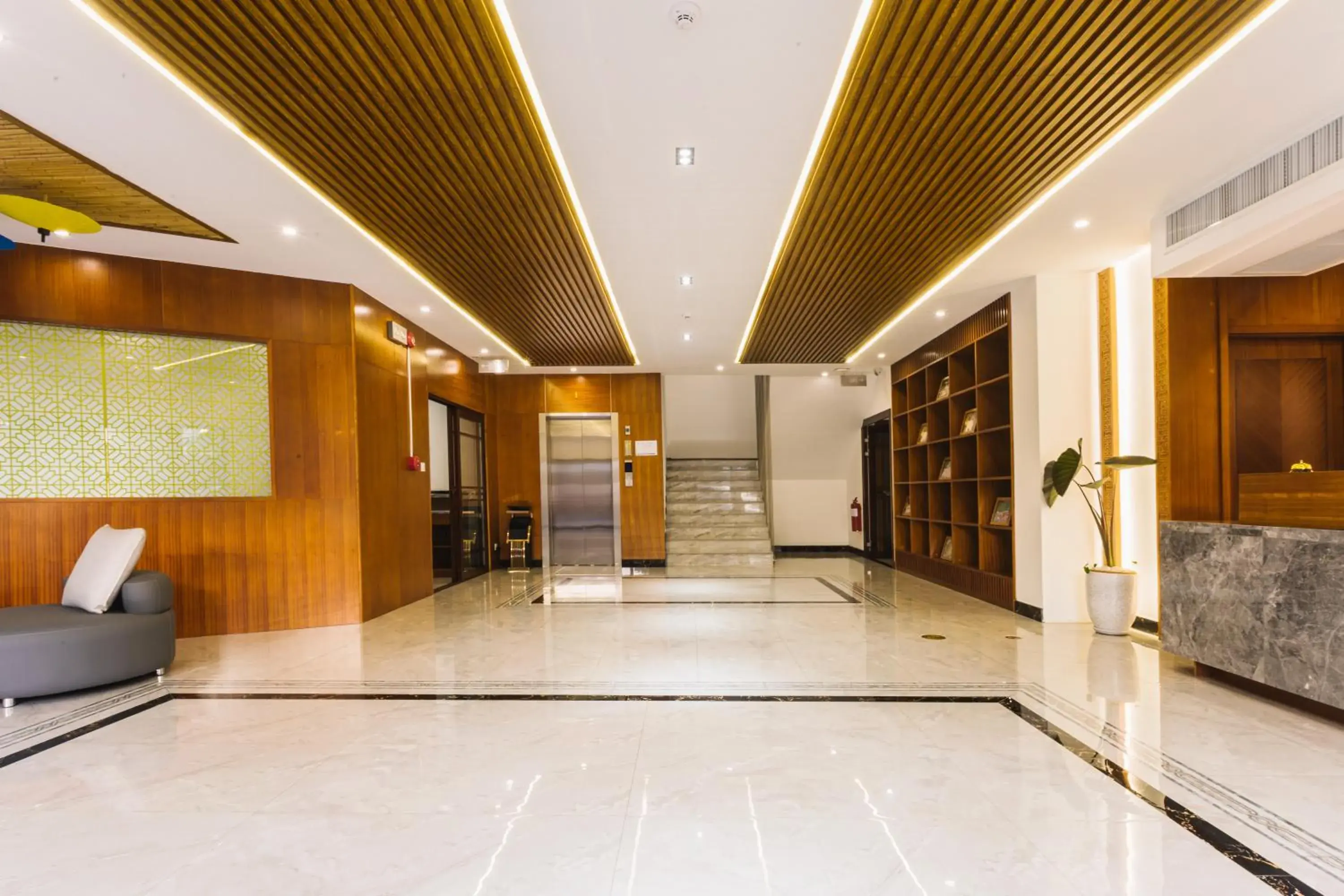 Lobby or reception in Thapae Twins Hotel Lobby or reception in Thapae Twins Hotel