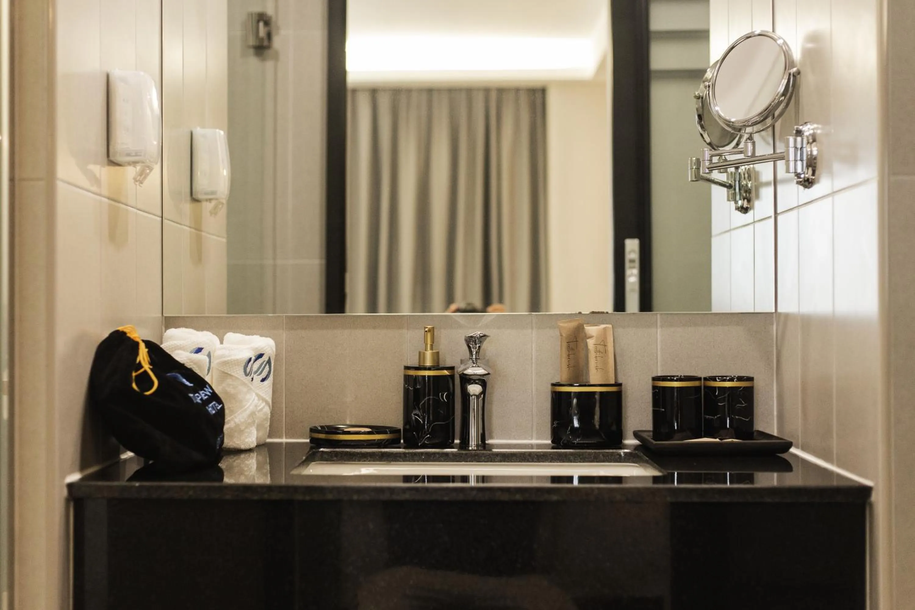 Bathroom in Thapae Twins Hotel