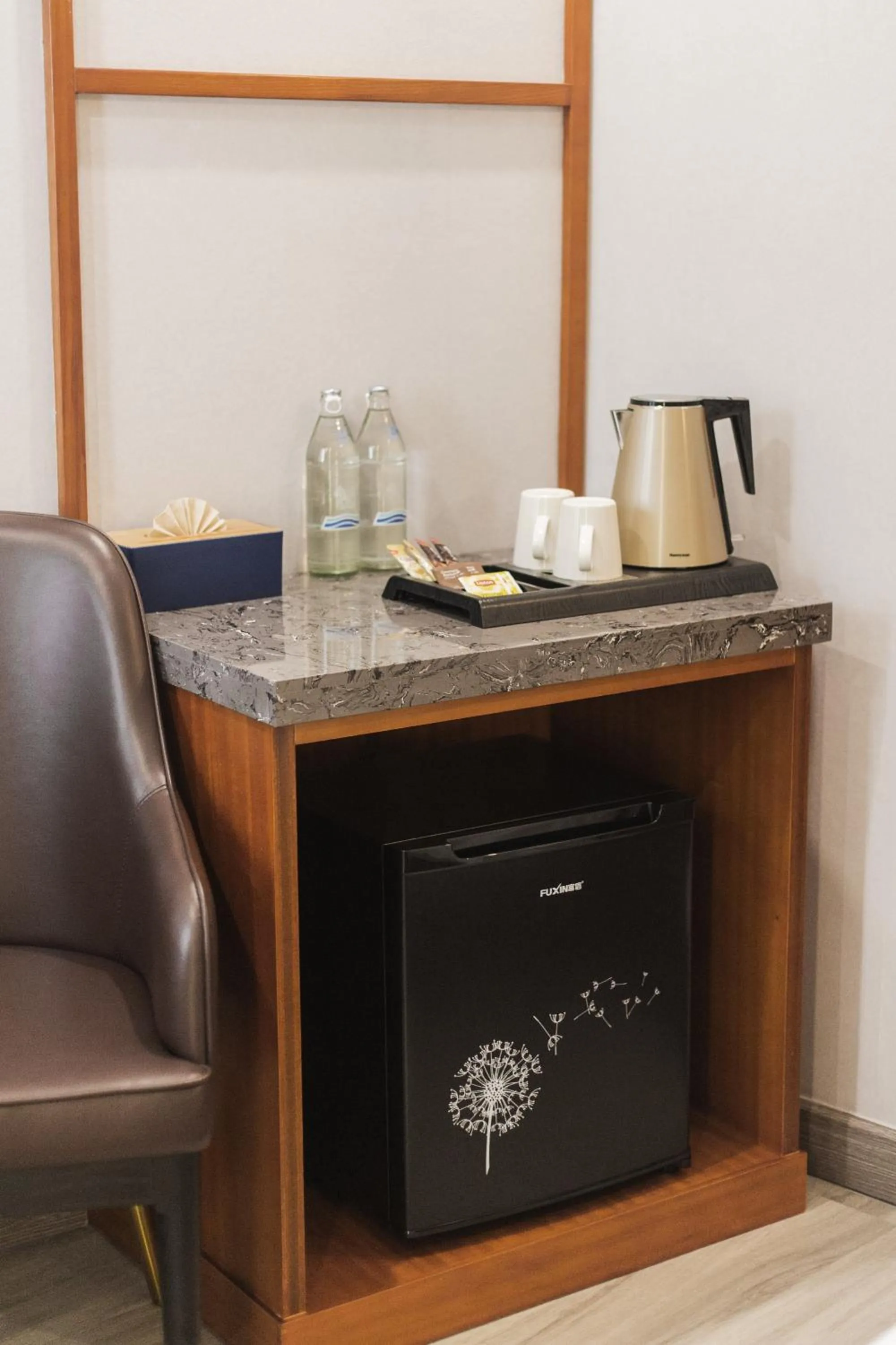 Coffee/tea facilities in Thapae Twins Hotel