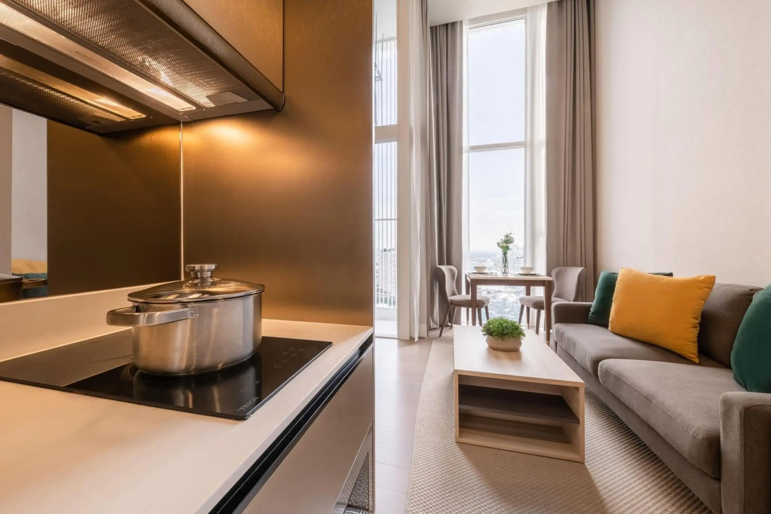 Photo of the whole room in Wyndham Garden Bangkok Sukhumvit 42 Photo of the whole room in Wyndham Garden Bangkok Sukhumvit 42