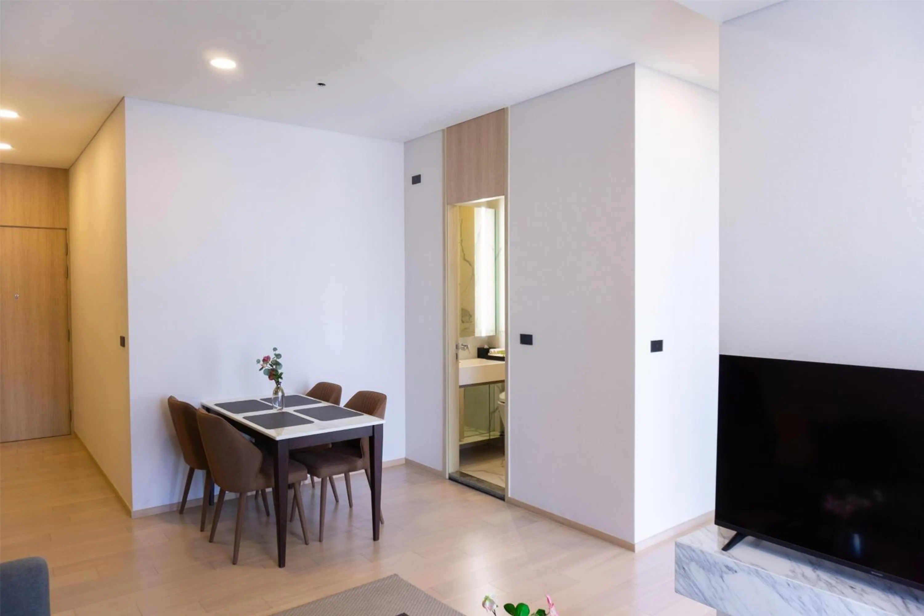 Photo of the whole room in Wyndham Garden Bangkok Sukhumvit 42