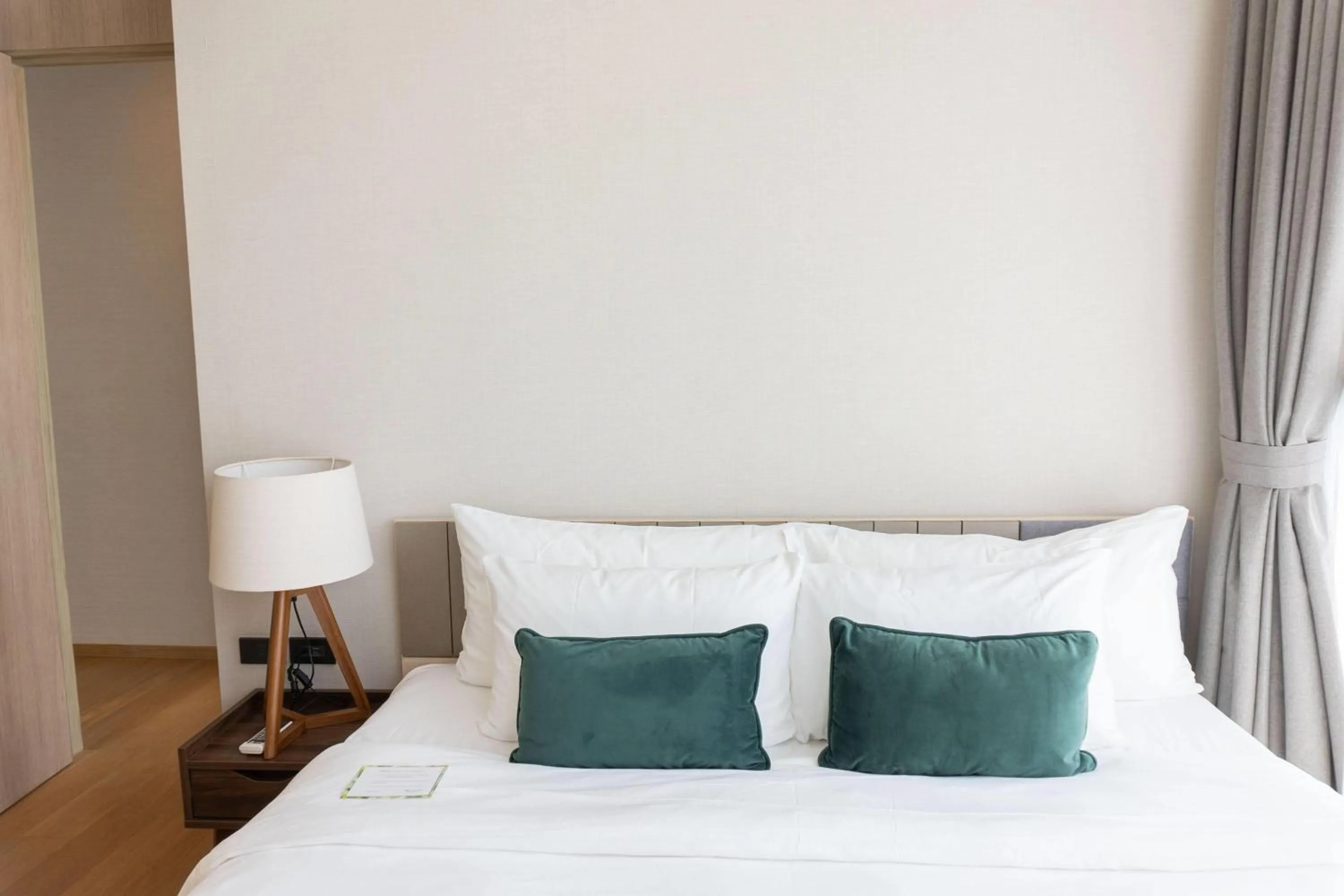 Photo of the whole room, Bed in Wyndham Garden Bangkok Sukhumvit 42