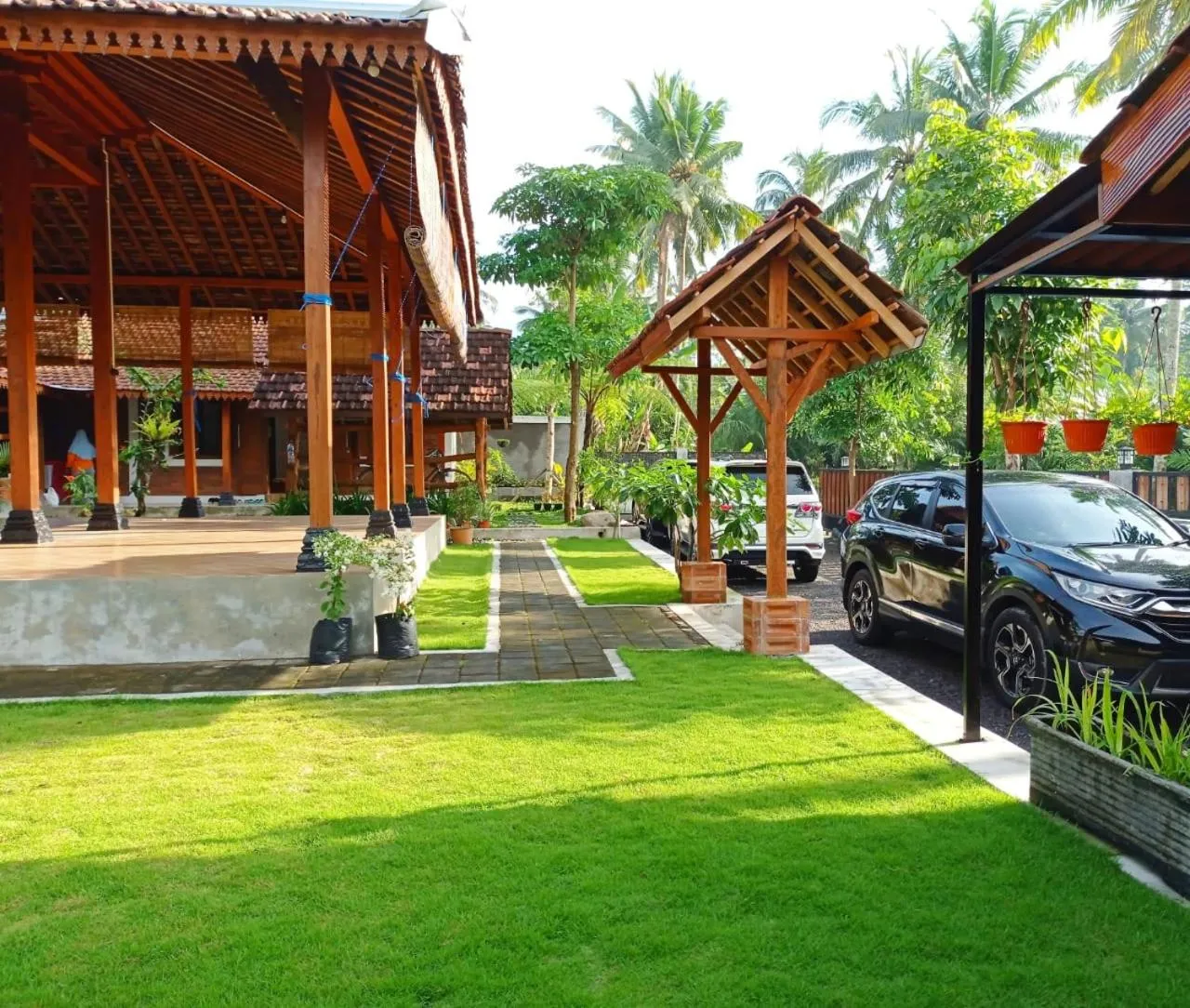 Angler Homestay & Joglo