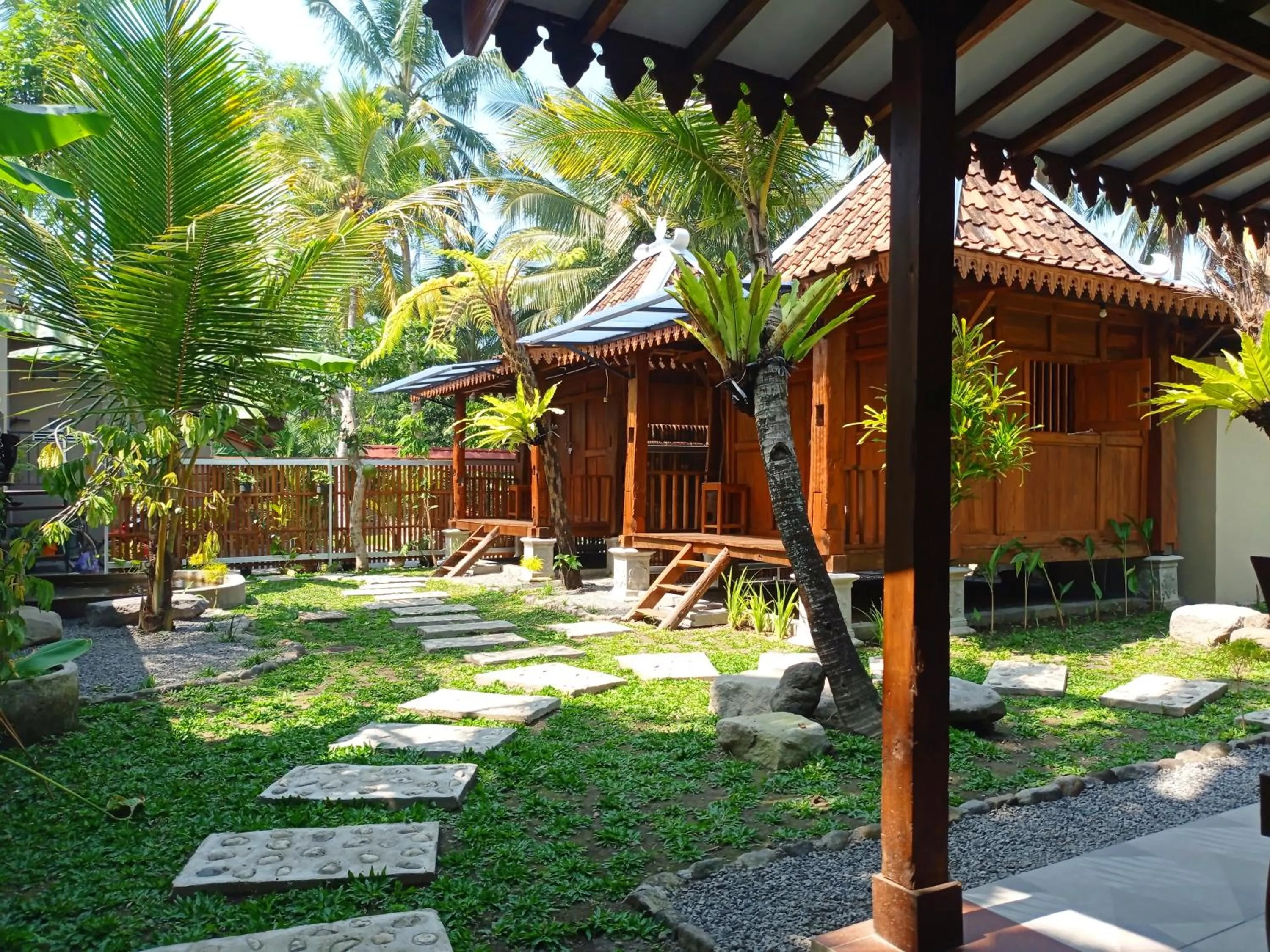 Angler Homestay & Joglo